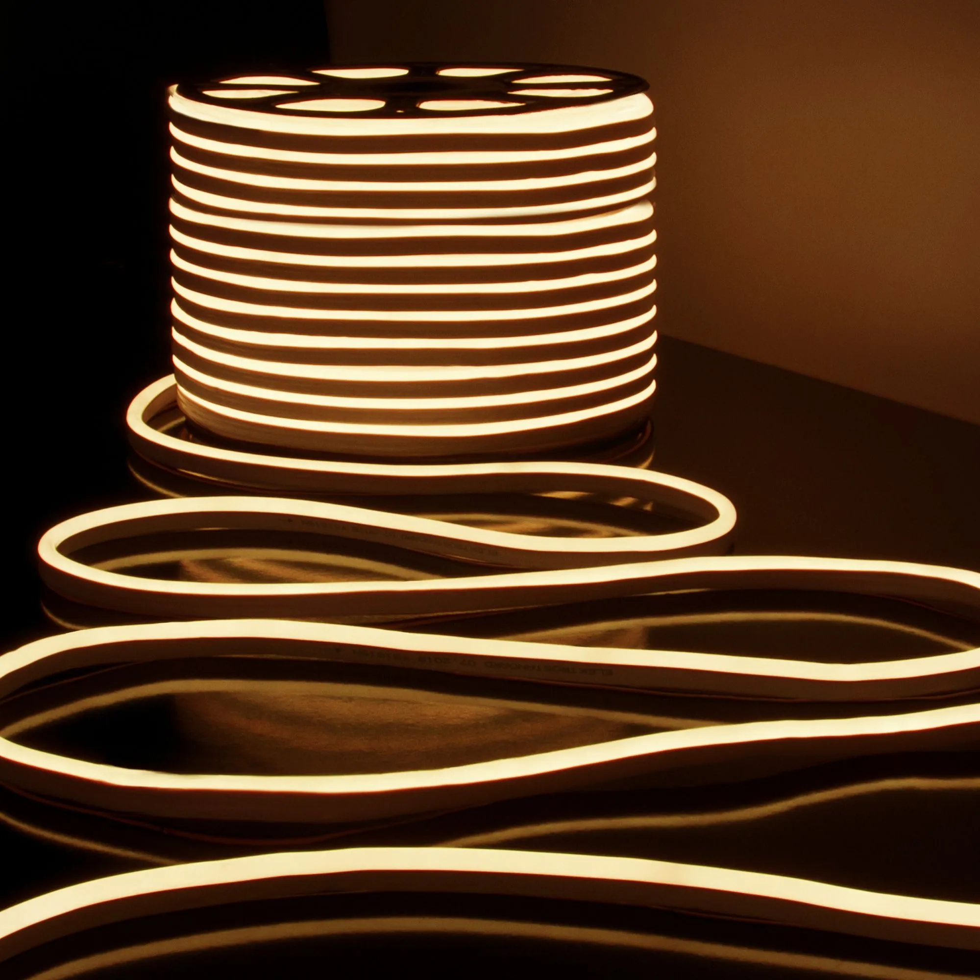 Гибкий неон светодиодный 220V 9,6W 120Led 2835 IP67 односторонний теплый белый, 50 м Elektrostandard - Фото 7