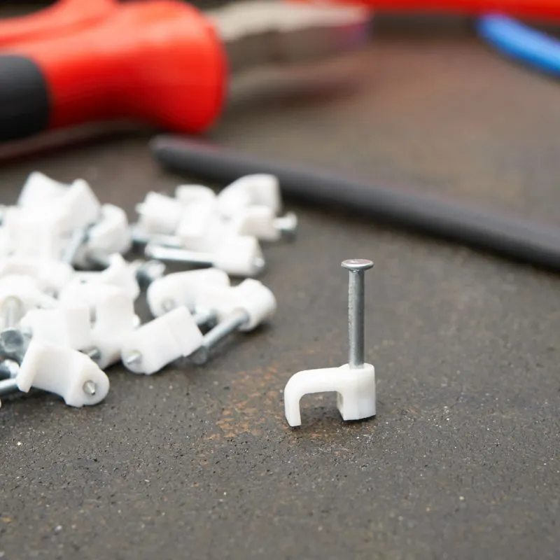 Крепеж кабеля плоский 6х4 мм, белый (50 шт/уп) REXANT - Фото 2