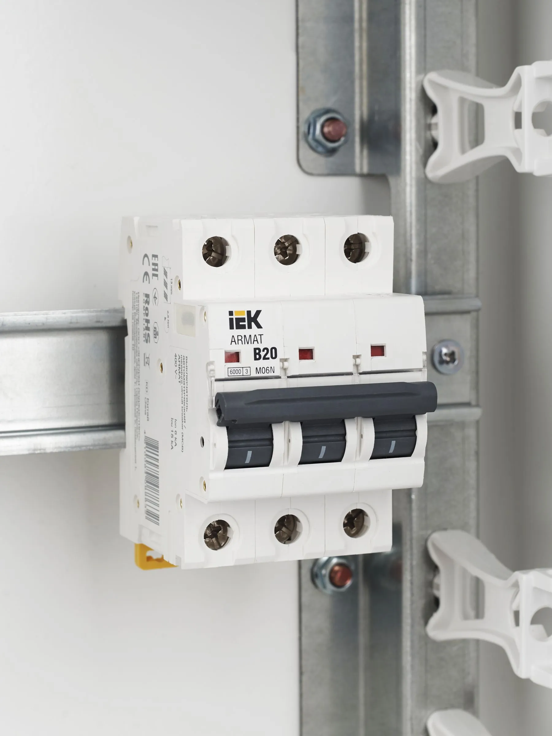 ARMAT Автоматический выключатель M06N 3P B 20А IEK - Фото 3