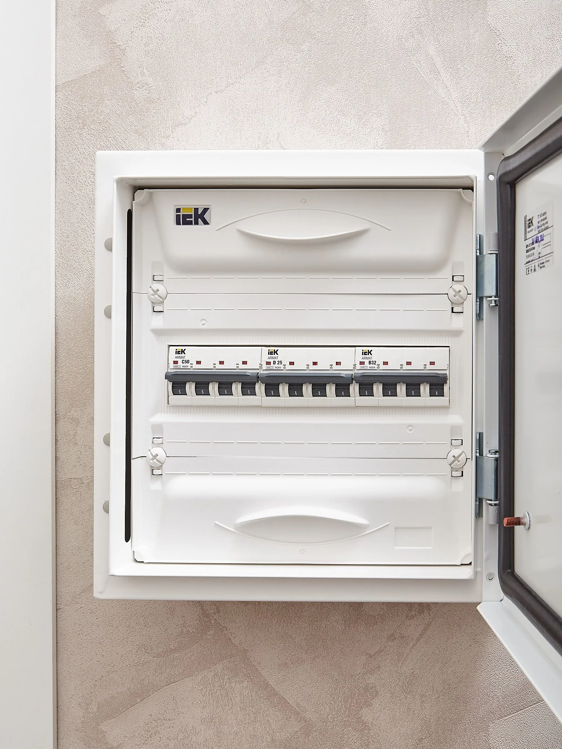 ARMAT Автоматический выключатель M06N 4P D 25А IEK - Фото 3