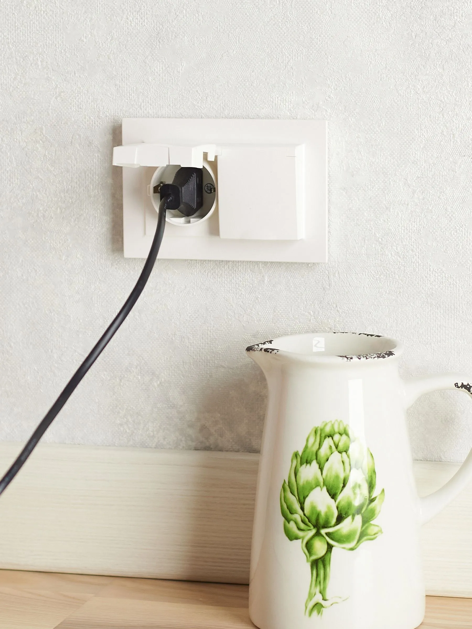 BRITE Розетка 2-местная с заземлением с защитными шторками и крышкой 16А в сборе IP44 РСбш12-3-44-БрЖ жемчуг IEK - Фото 7