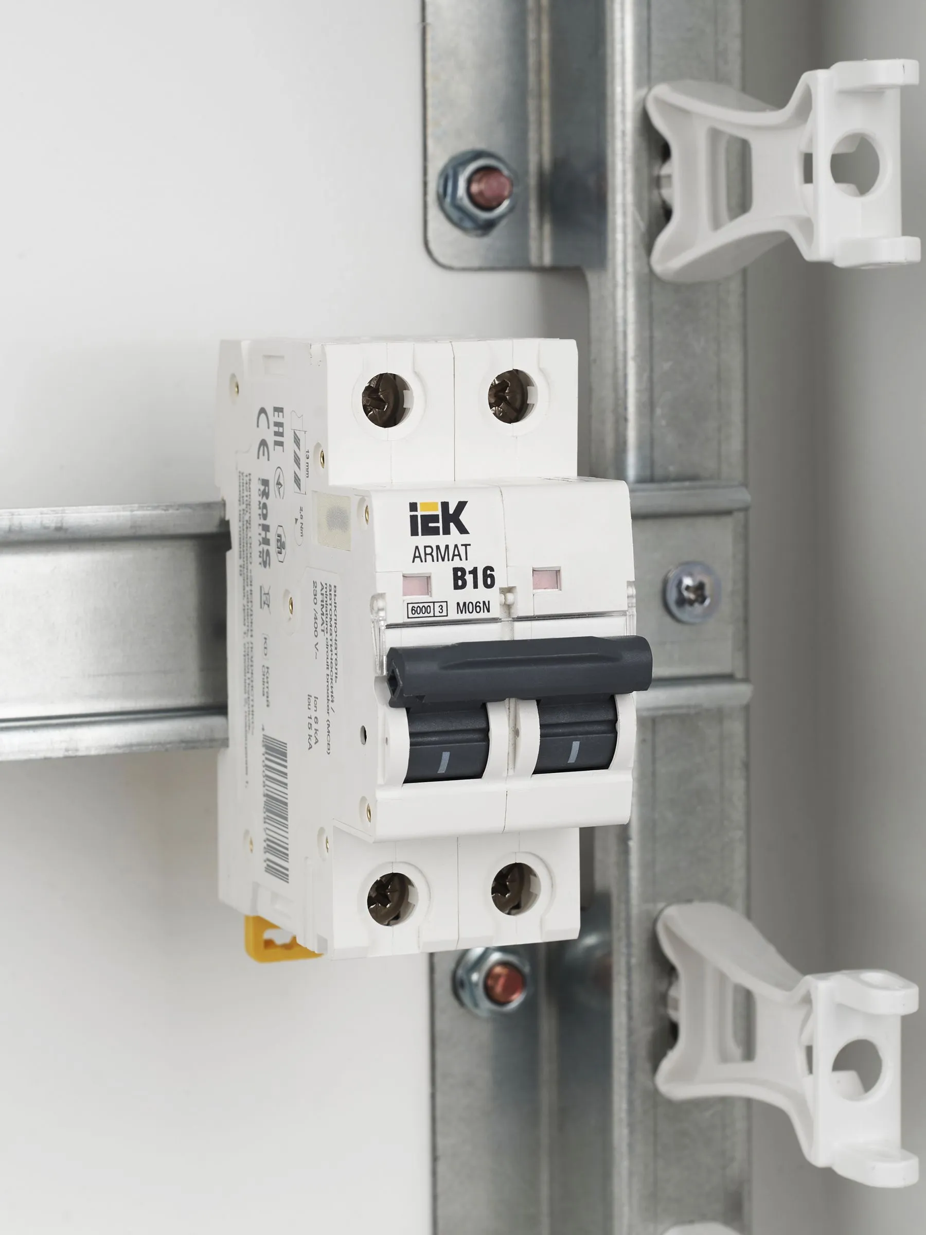 ARMAT Автоматический выключатель M06N 2P B 16А IEK - Фото 4