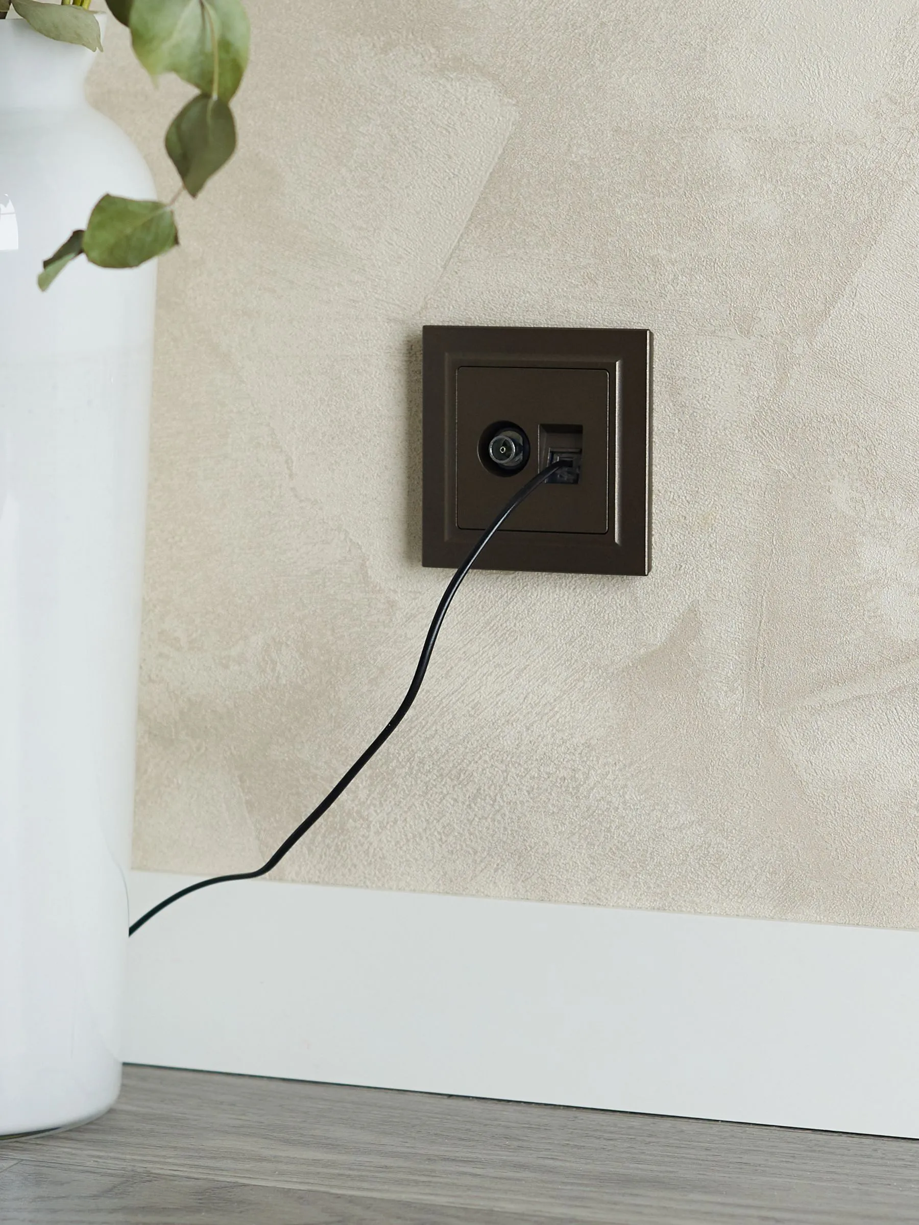 BRITE Розетка двойная TV+RJ45 кат.5E РТВ/РК12-БрТБ темная бронза IEK - Фото 6