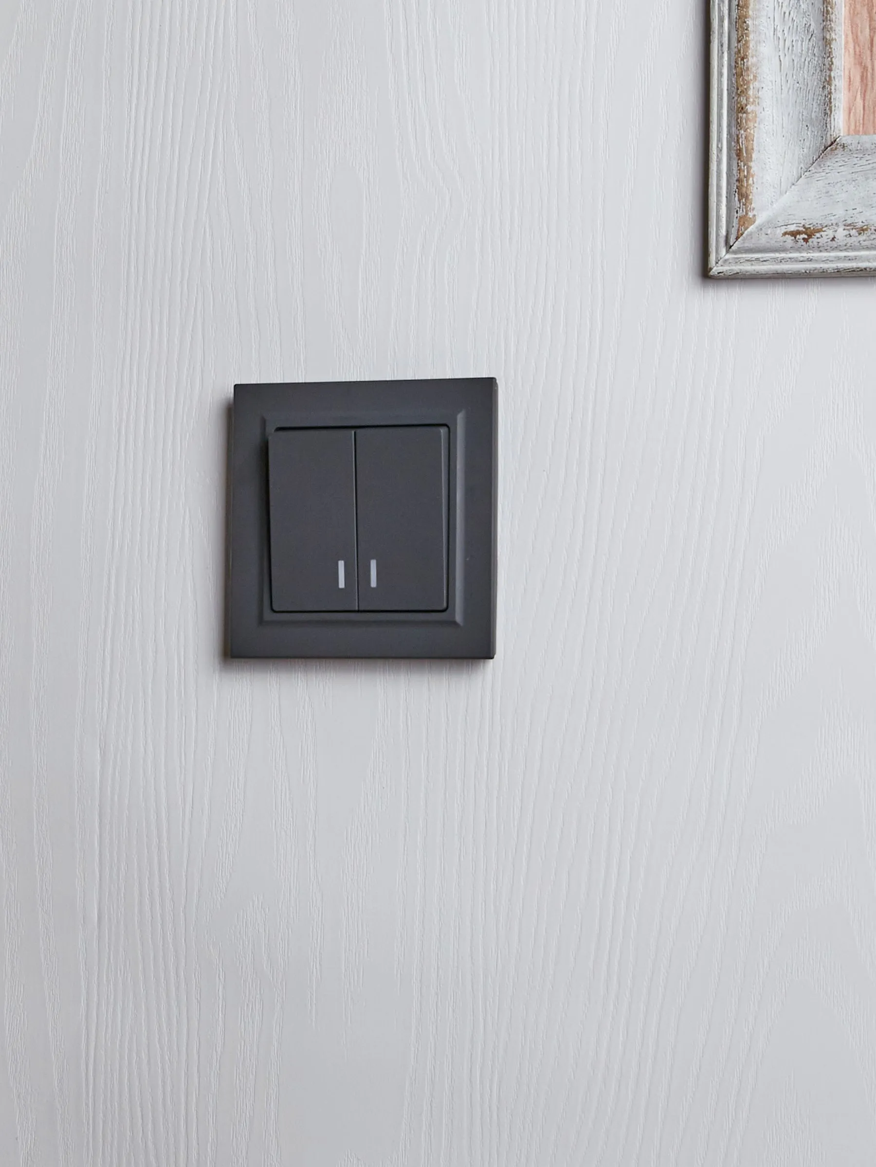 BRITE Выключатель 2-клавишный с индикацией 10А ВС10-2-1-БрГ графит IEK - Фото 7