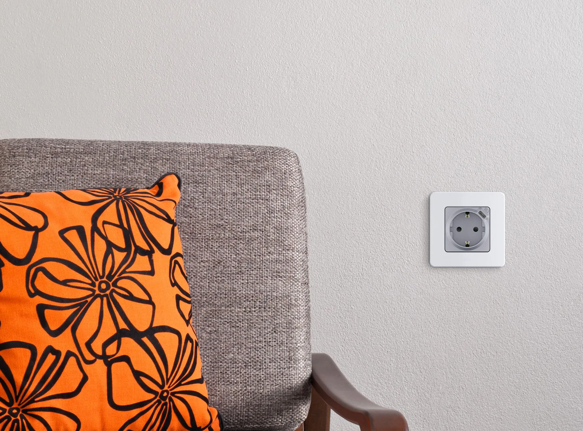 INSPIRIA Розетка 1-местная с заземлением с защитными шторками 16А с USB C 5В безвинтовое крепление алюминий - Фото 6