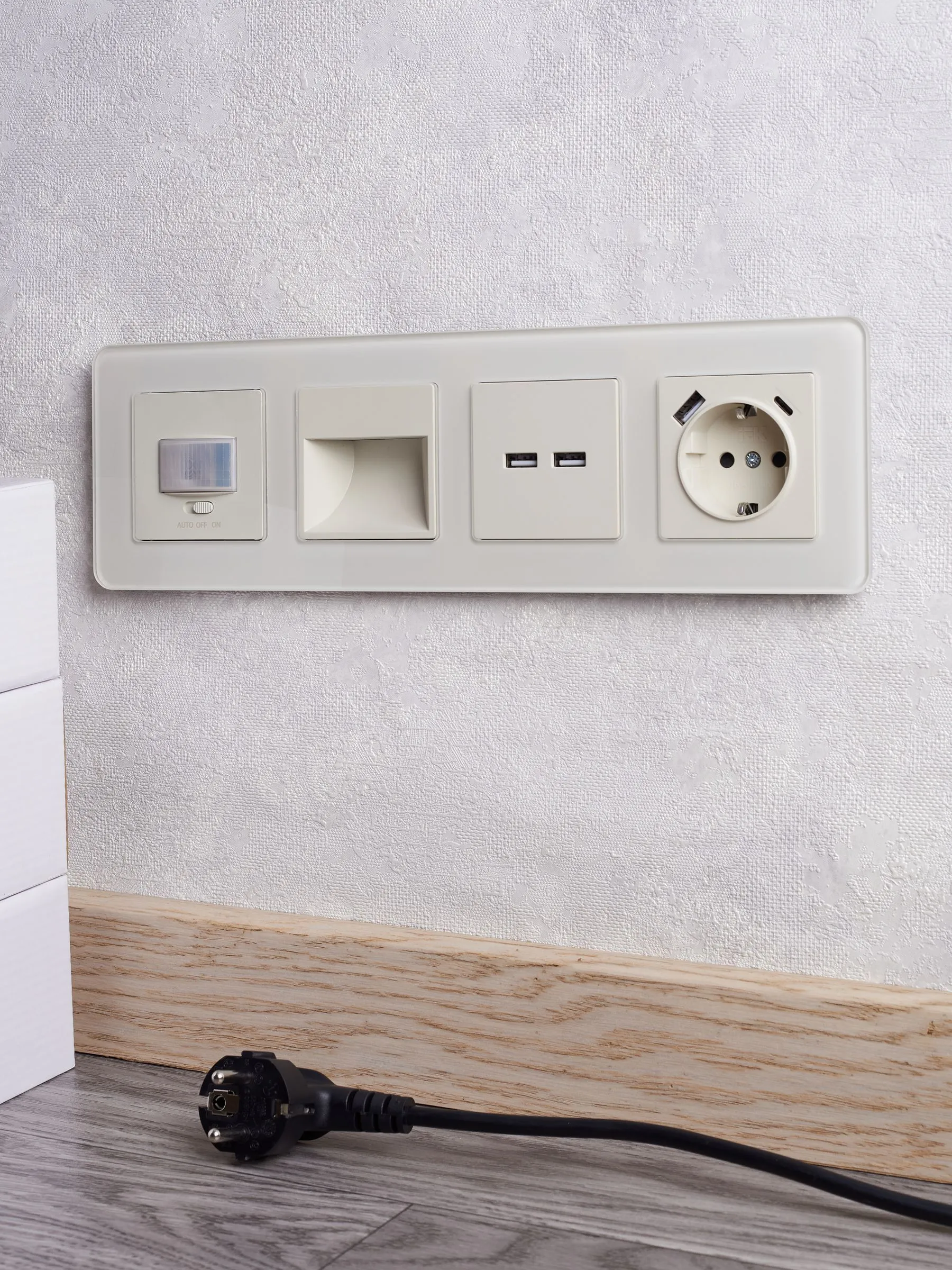 BRITE Рамка 4-местная РУ-4-2-Бр стекло песчаный RE IEK - Фото 6