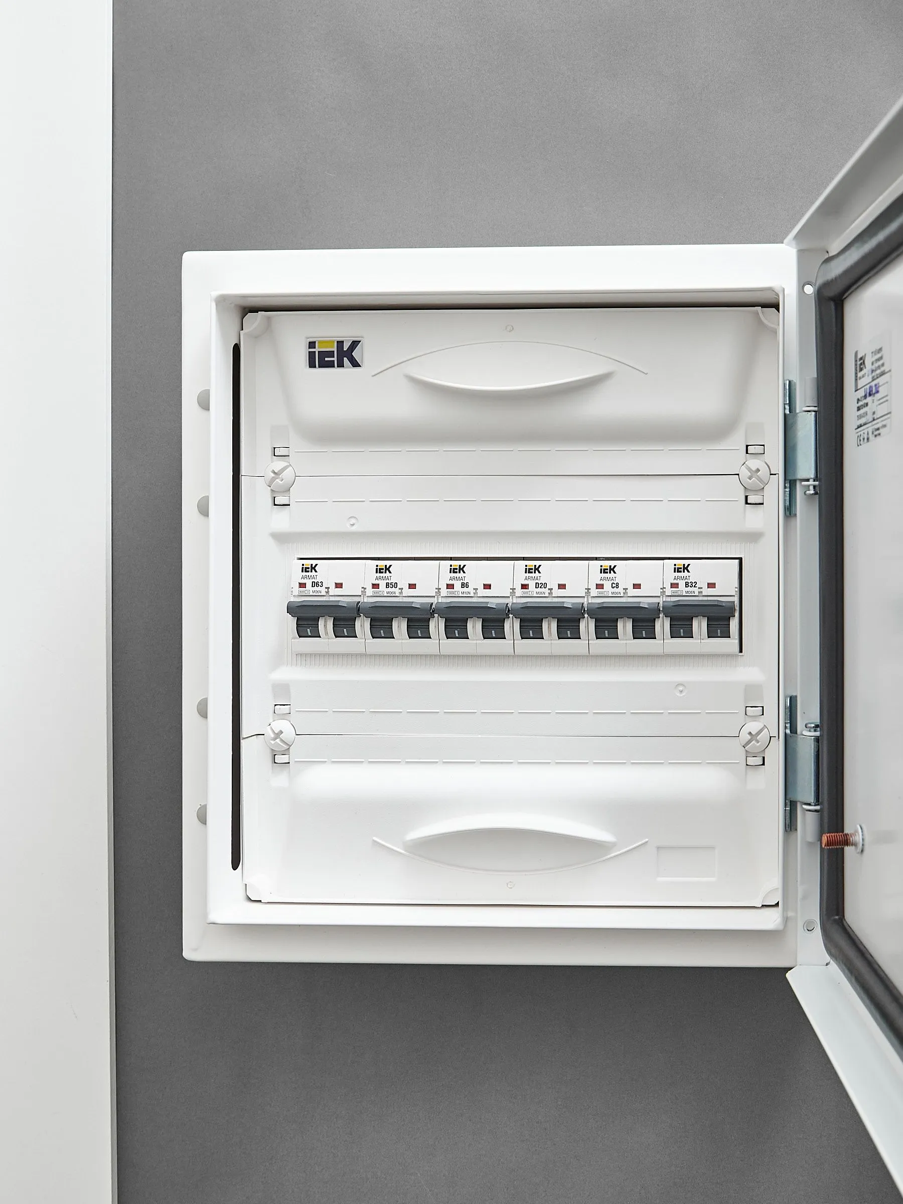 ARMAT Автоматический выключатель M06N 2P D 20А IEK - Фото 9