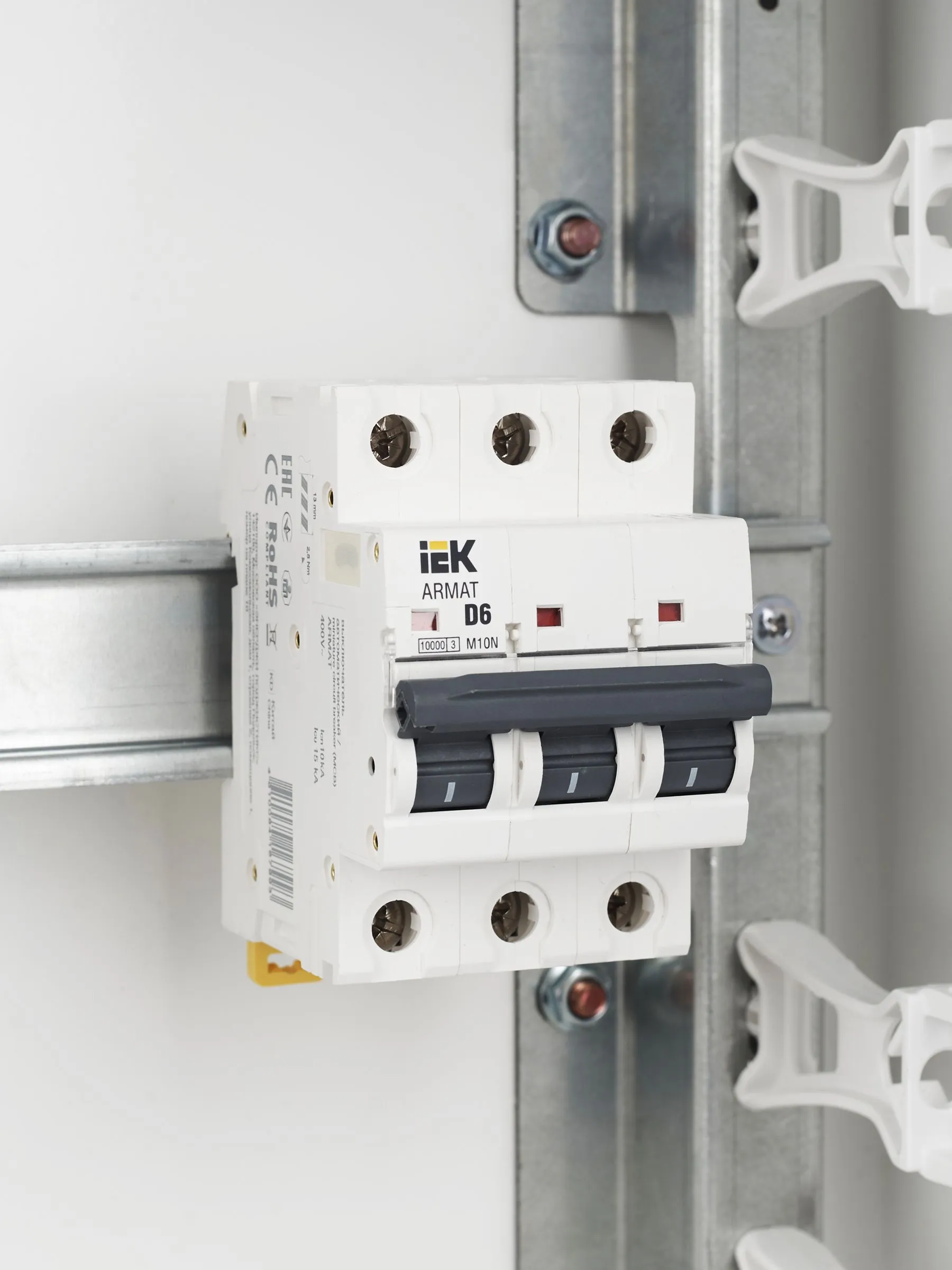 ARMAT Автоматический выключатель M10N 3P D 6А IEK - Фото 7