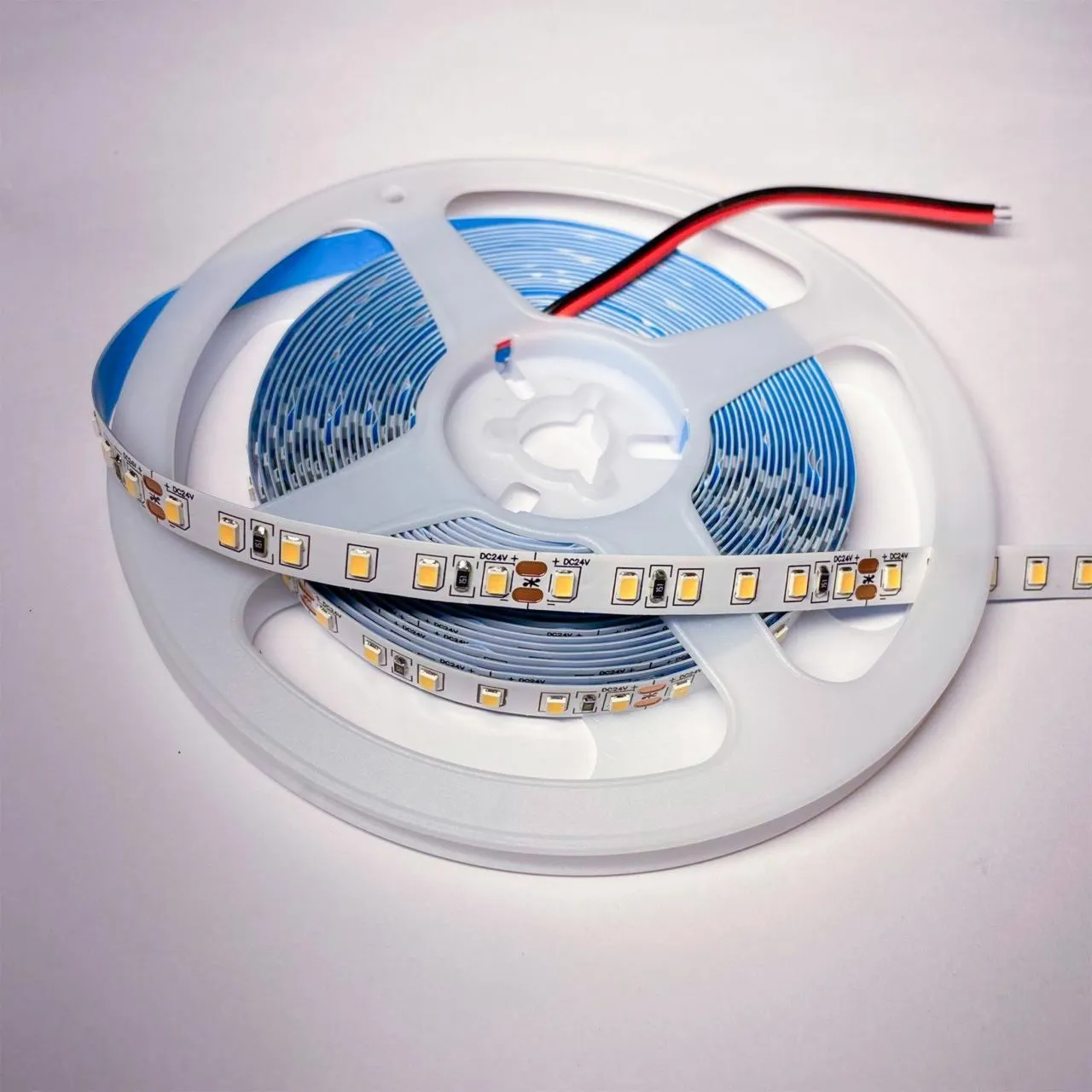Лента 7LED 2835 120 IP20 9,6w тепл 12v 2712