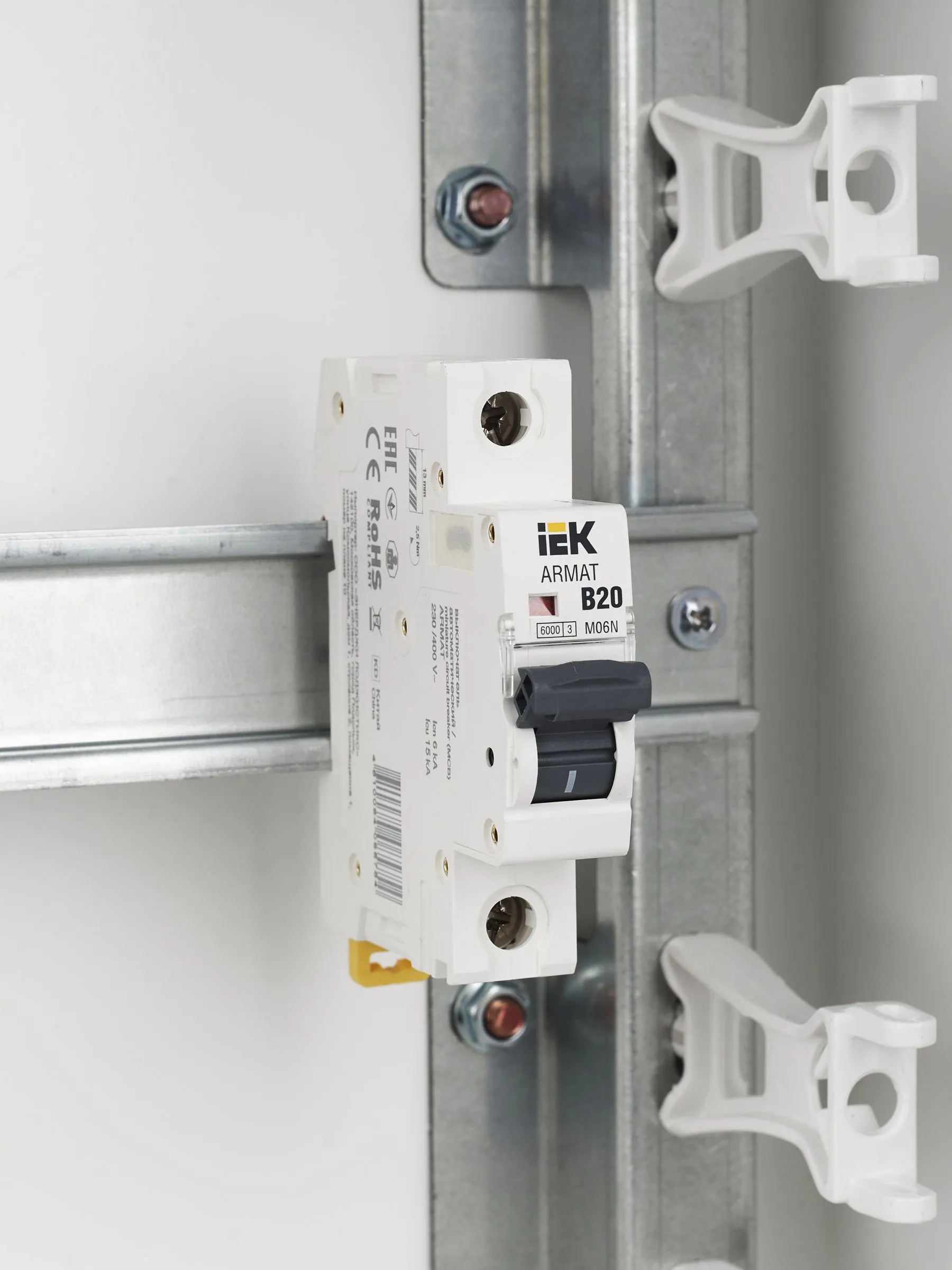 ARMAT Автоматический выключатель M06N 1P B 20А IEK - Фото 2