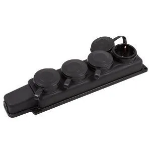 Розетка РП-16-334 трехместная каучуковая переносная с заземляющим контактом брызгозащищенная черная РП-16-334