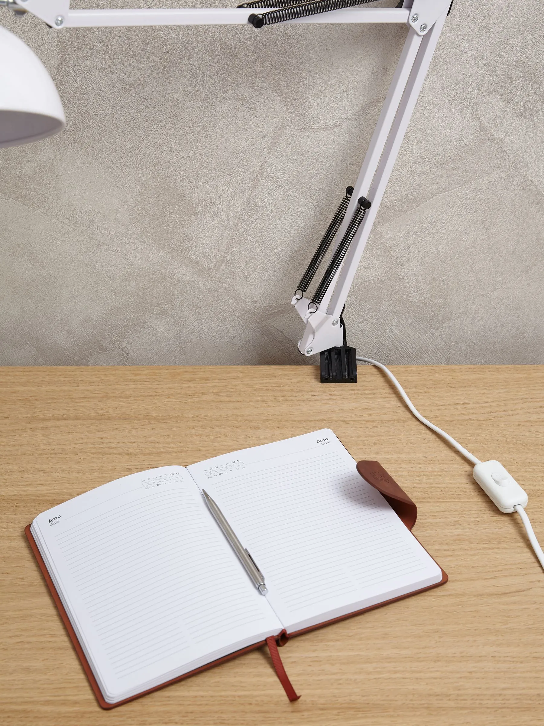 Шнур УШ-1КВ опрессованный с вилкой со встроенным выключателем 2х0,75/2м белый IEK - Фото 5