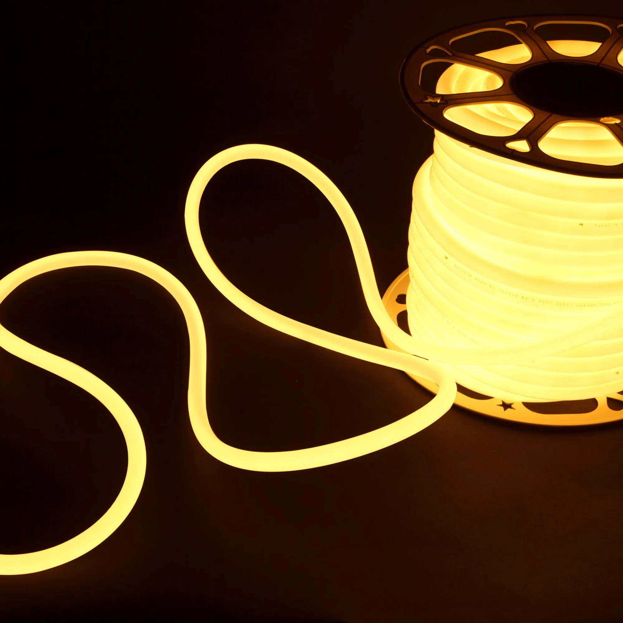 Гибкий неон светодиодный 220V 9,6W 144Led 2835 IP67 круглый теплый белый, 50 м Elektrostandard - Фото 4