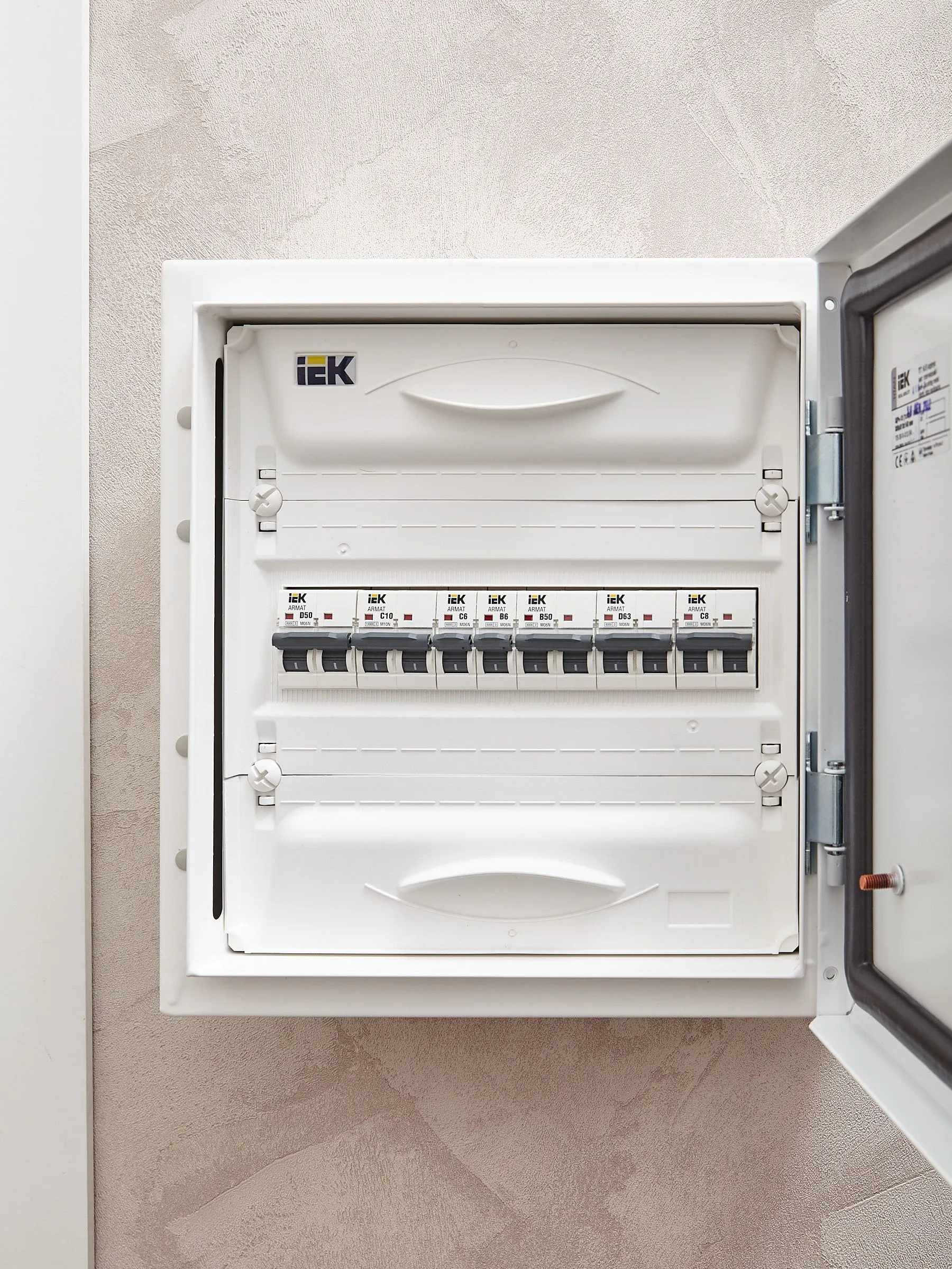 ARMAT Автоматический выключатель M06N 1P B 6А IEK - Фото 3