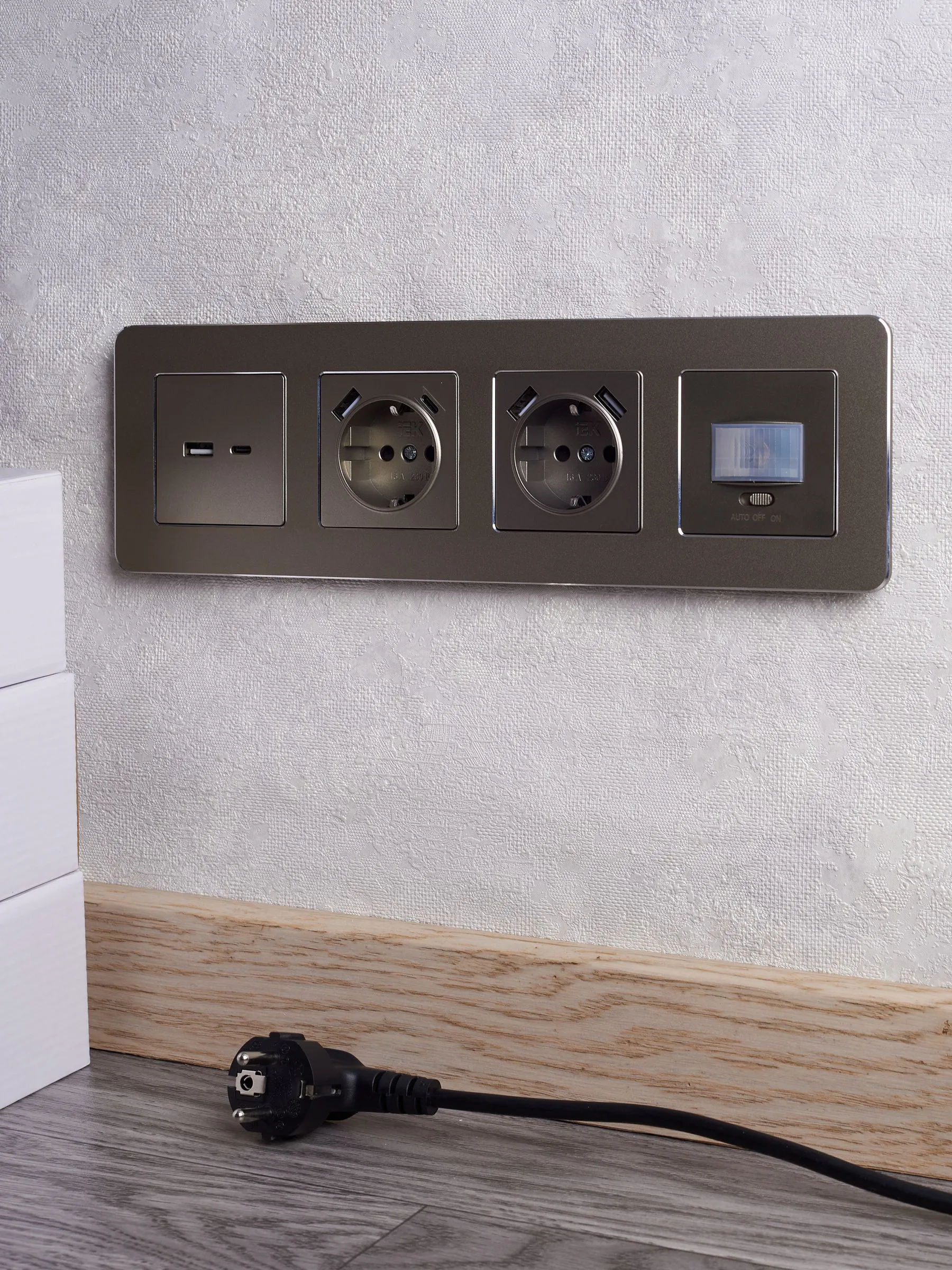 BRITE Розетка USB A+C 18Вт РЮ11-1-БрШ шампань IEK - Фото 7