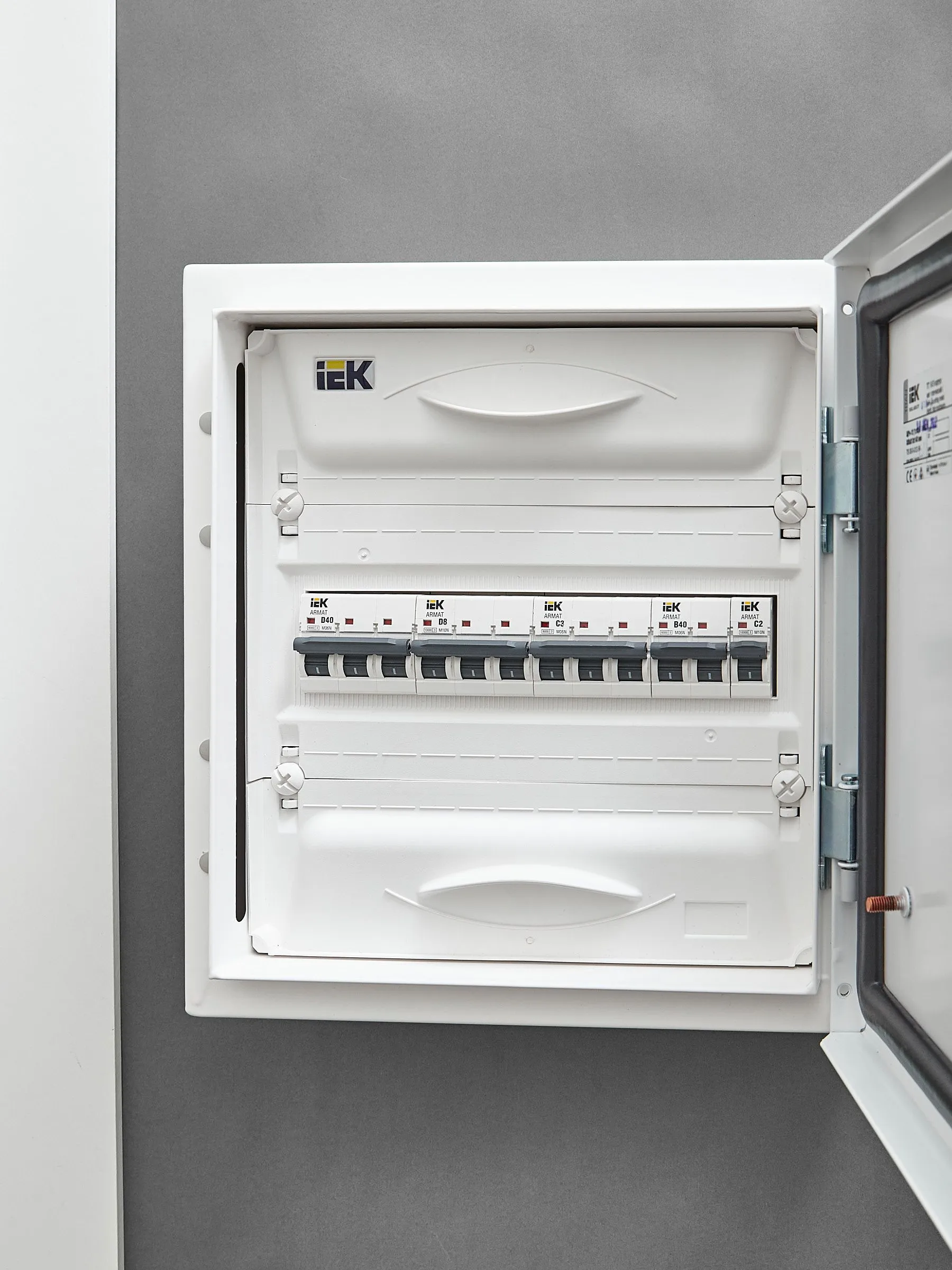 ARMAT Автоматический выключатель M10N 3P D 8А IEK - Фото 4