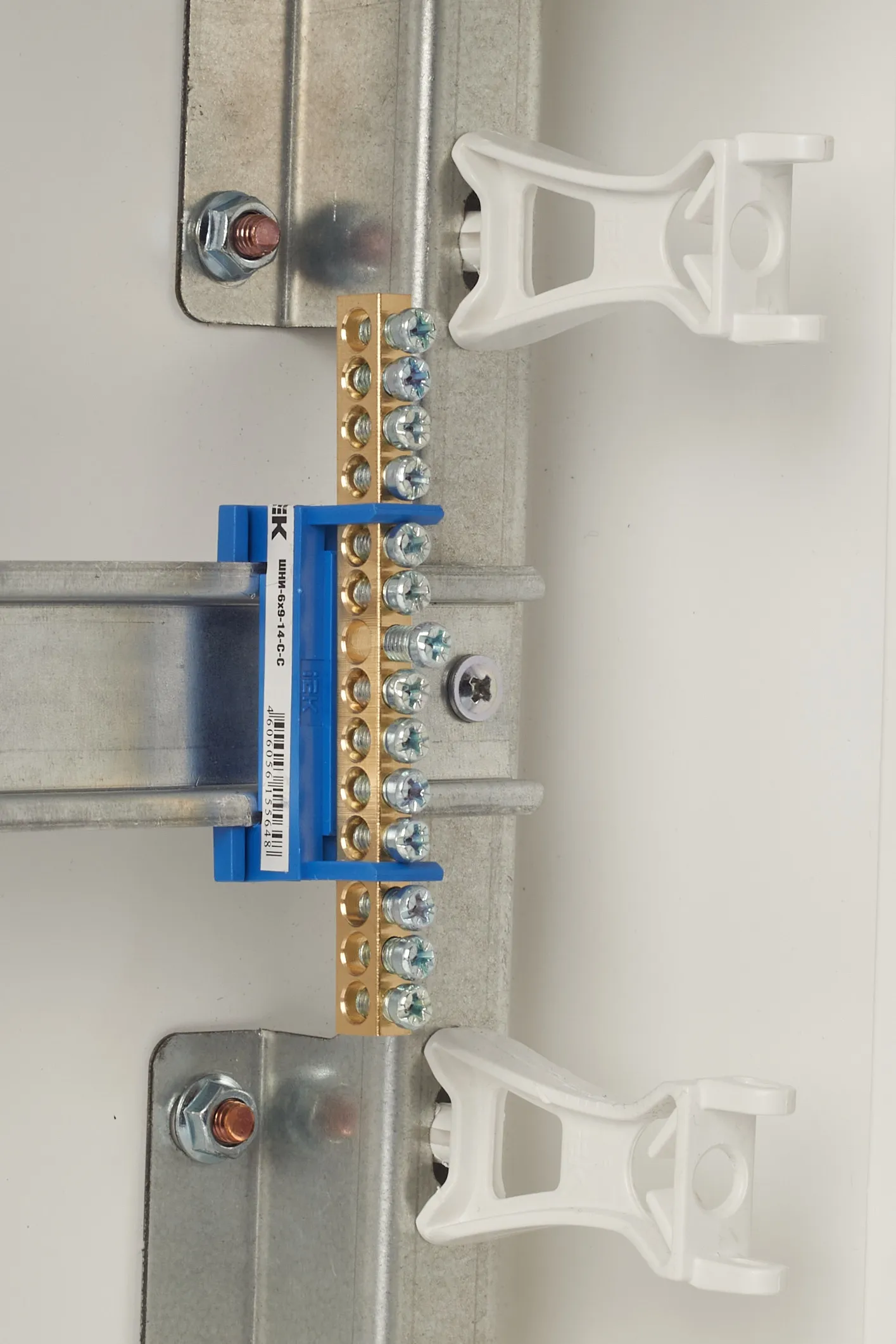 Шина N "ноль" на DIN-изоляторе типа "Стойка" ШНИ-6х9-14-С-С IEK - Фото 3