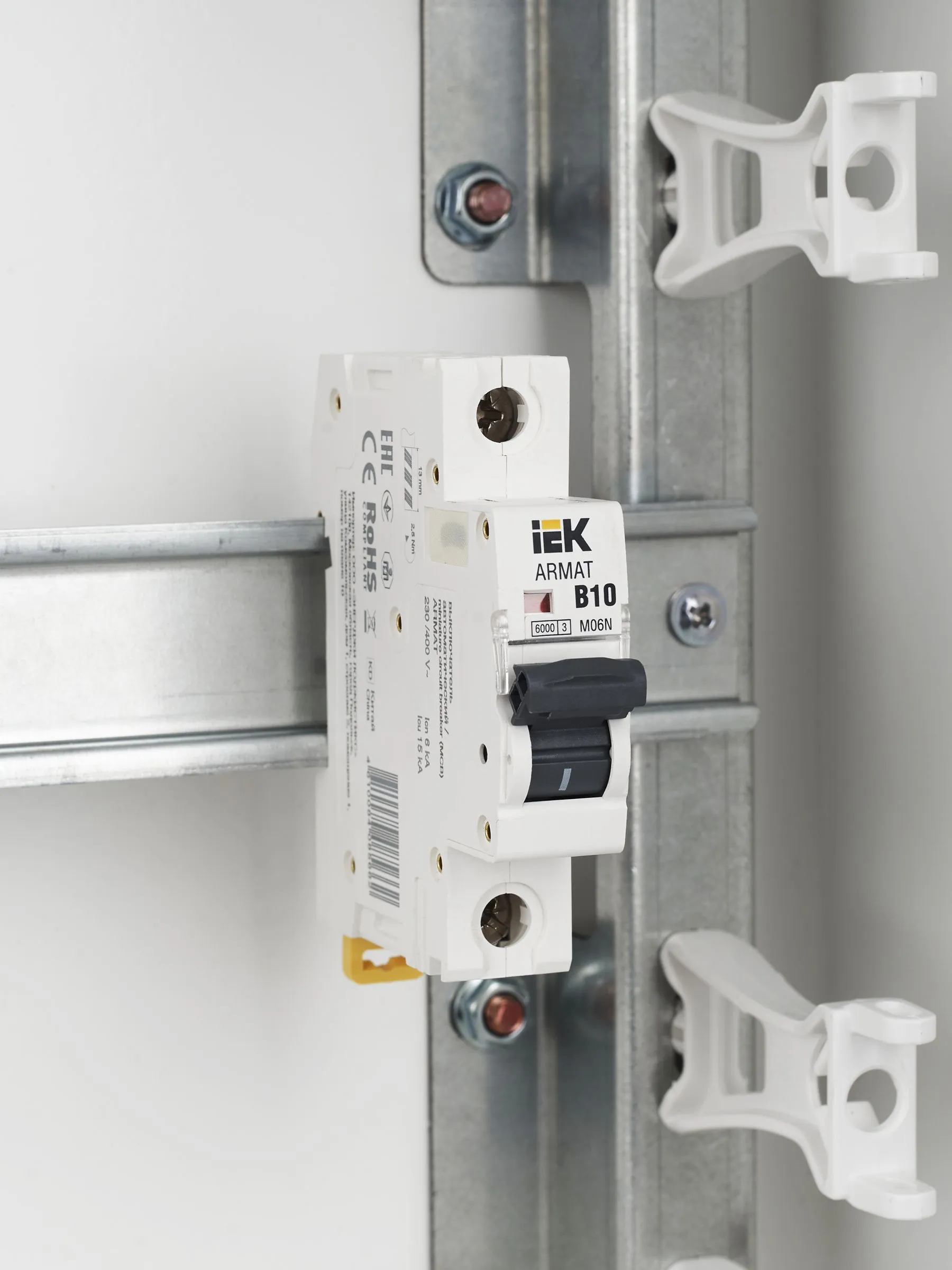 ARMAT Автоматический выключатель M06N 1P B 10А IEK - Фото 3