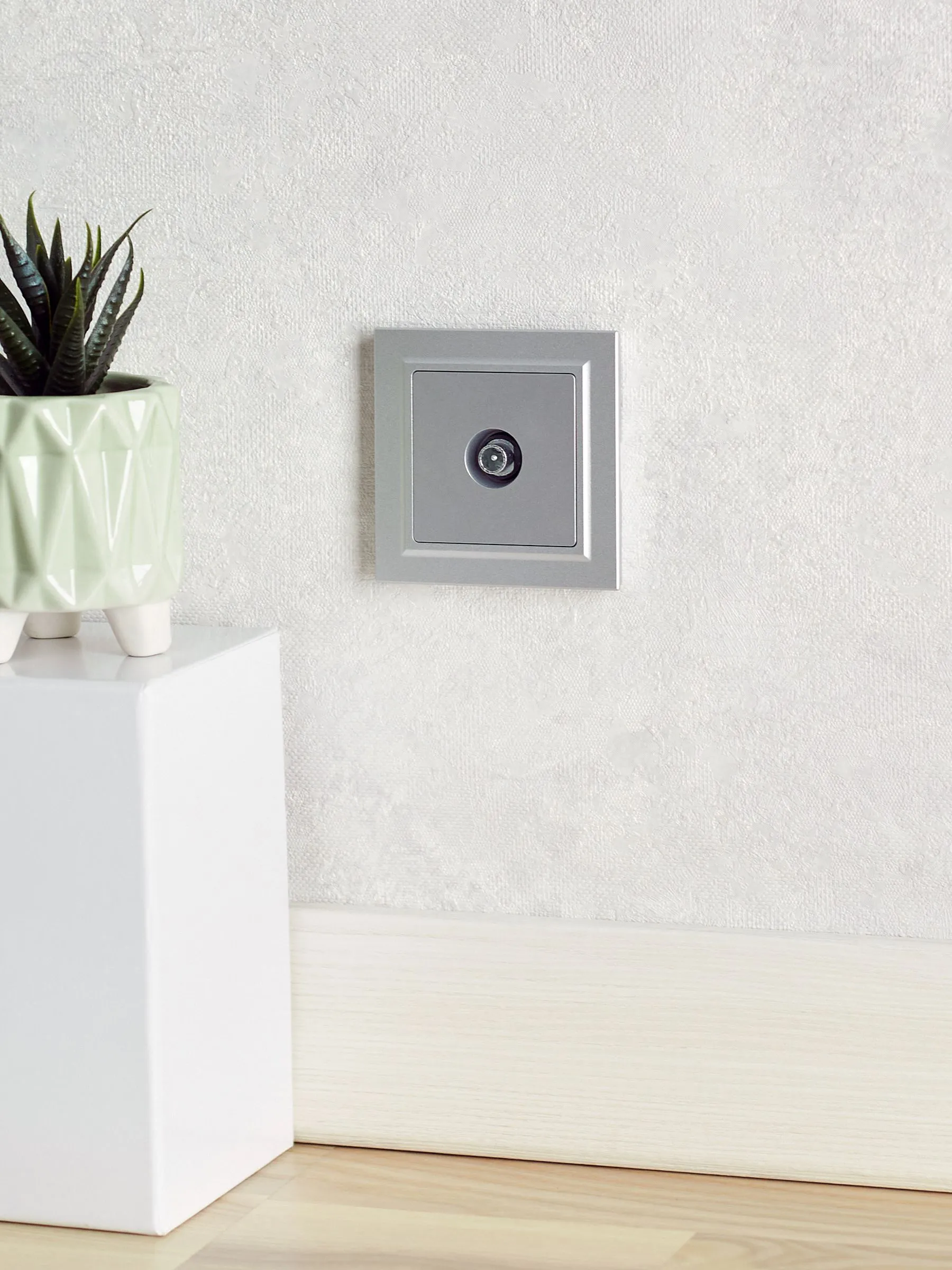 BRITE Розетка TV проходная РТВ10-0-БрА алюминий IEK - Фото 8