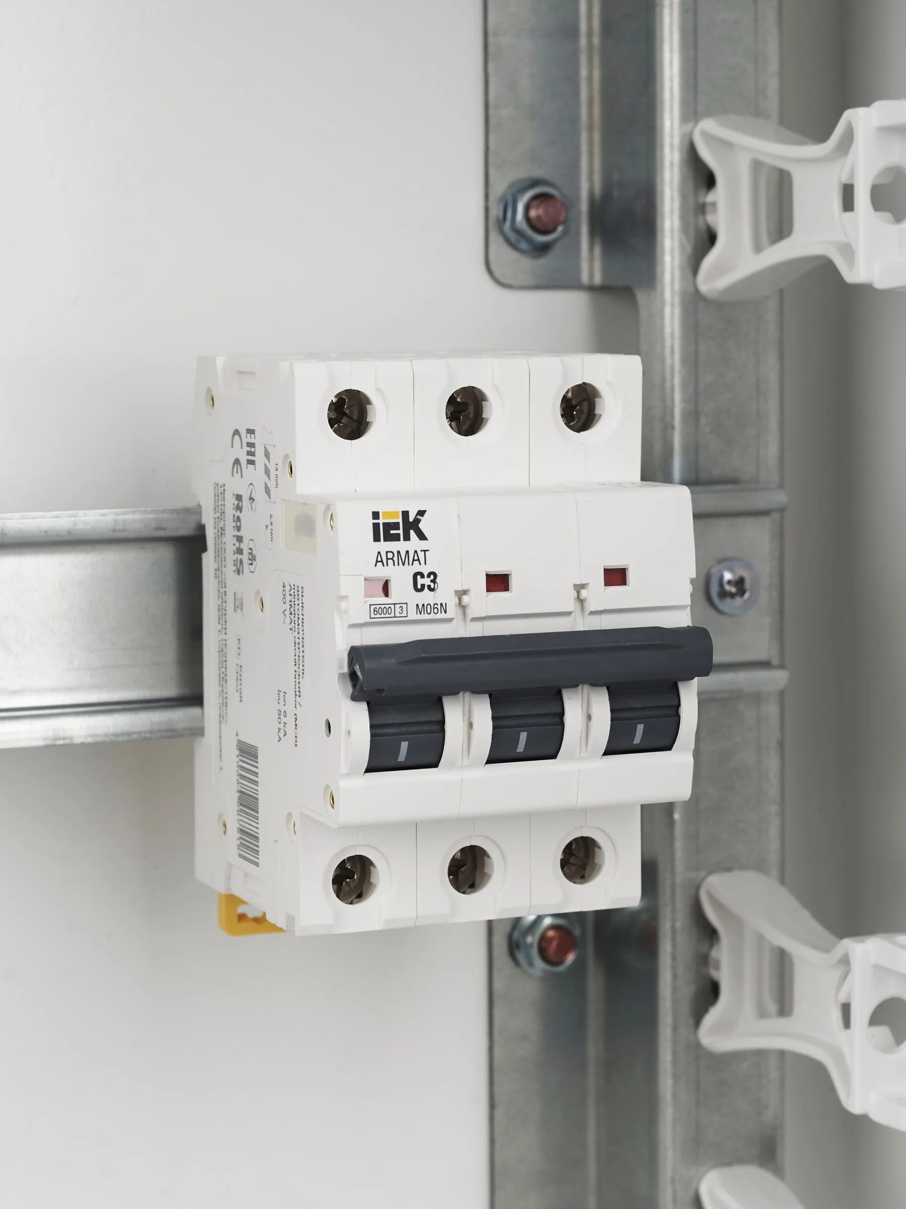 ARMAT Автоматический выключатель M06N 3P C 3А IEK - Фото 6