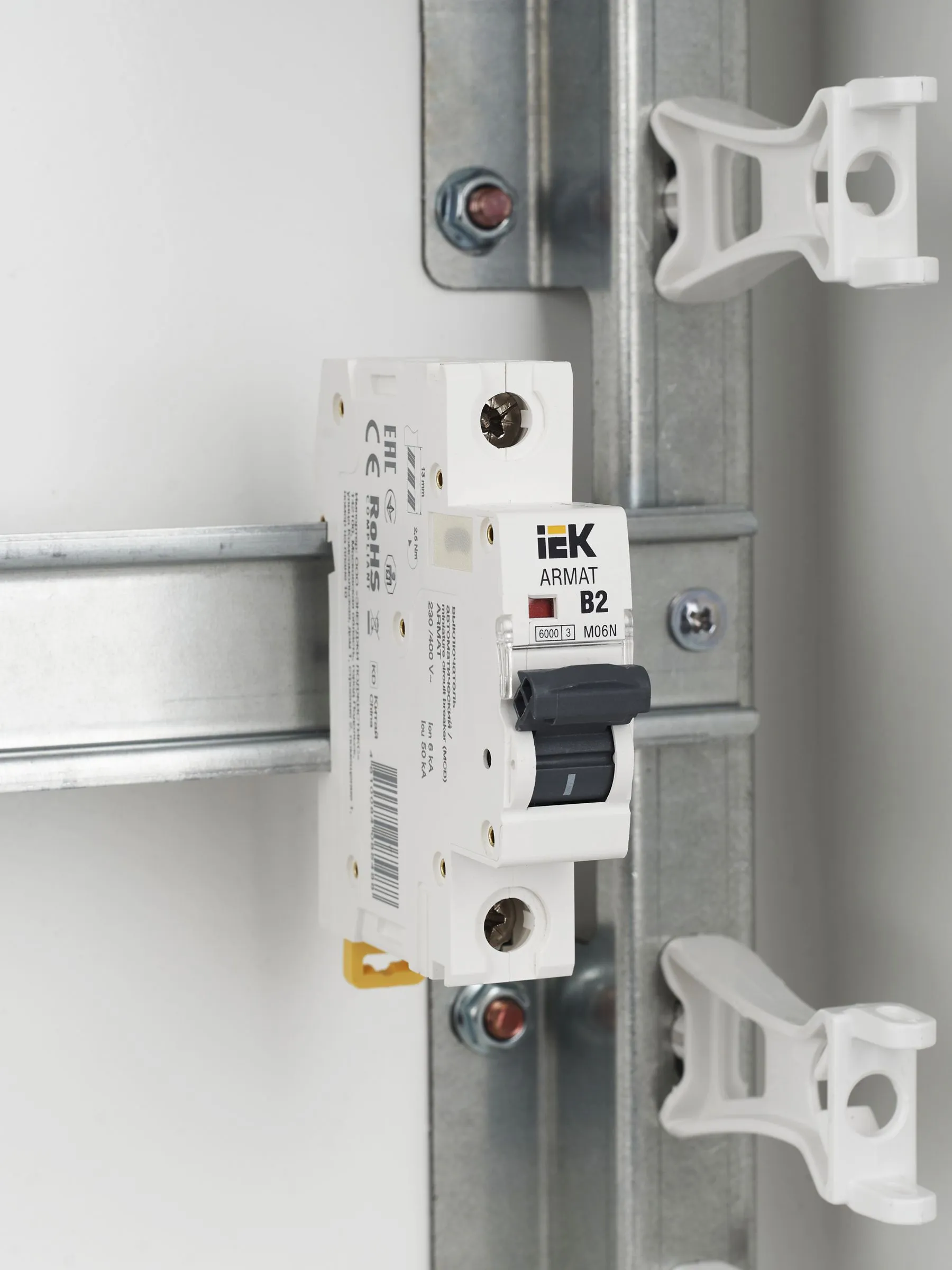 ARMAT Автоматический выключатель M06N 1P B 2А IEK - Фото 8