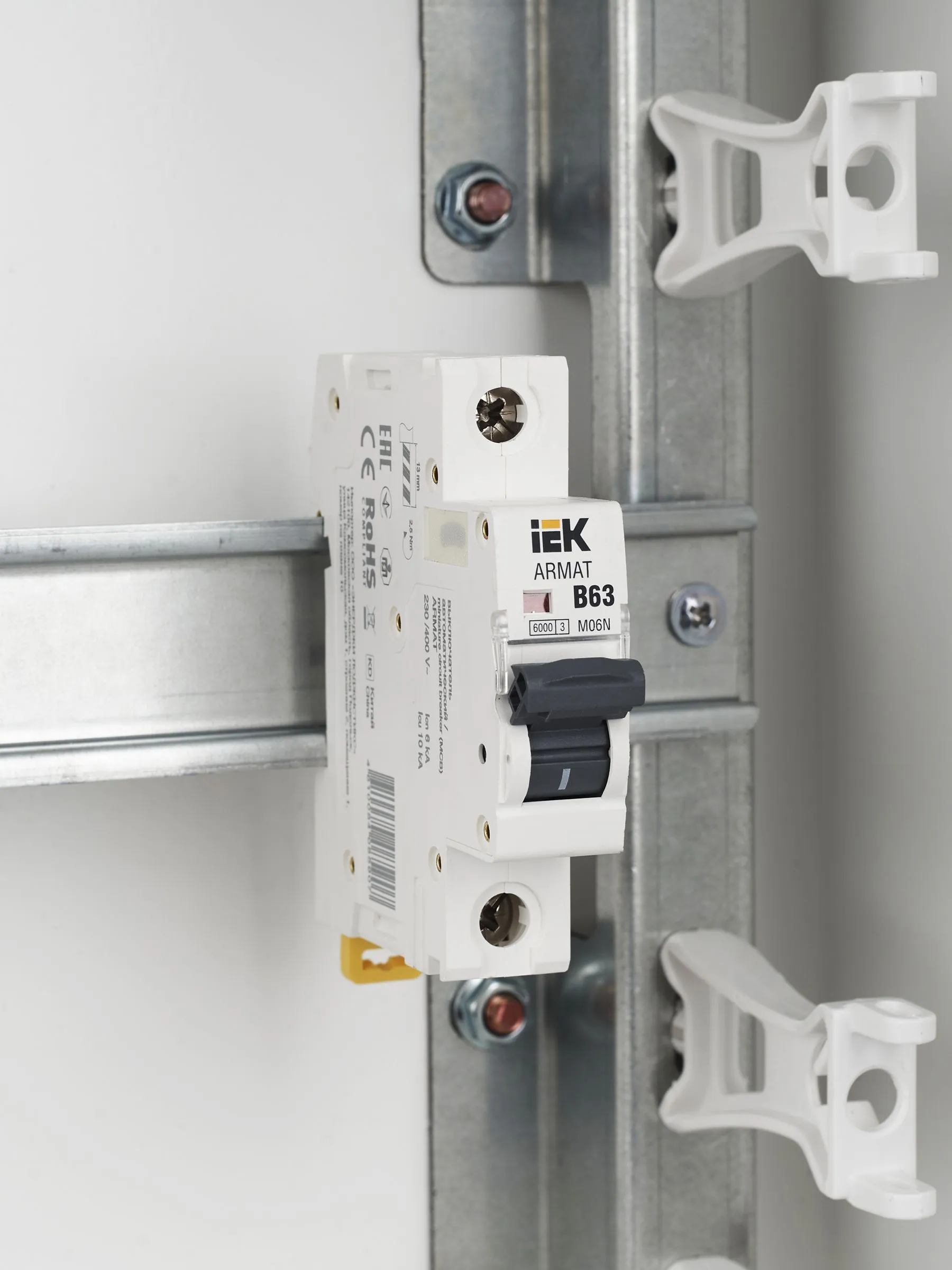 ARMAT Автоматический выключатель M06N 1P B 63А IEK - Фото 9
