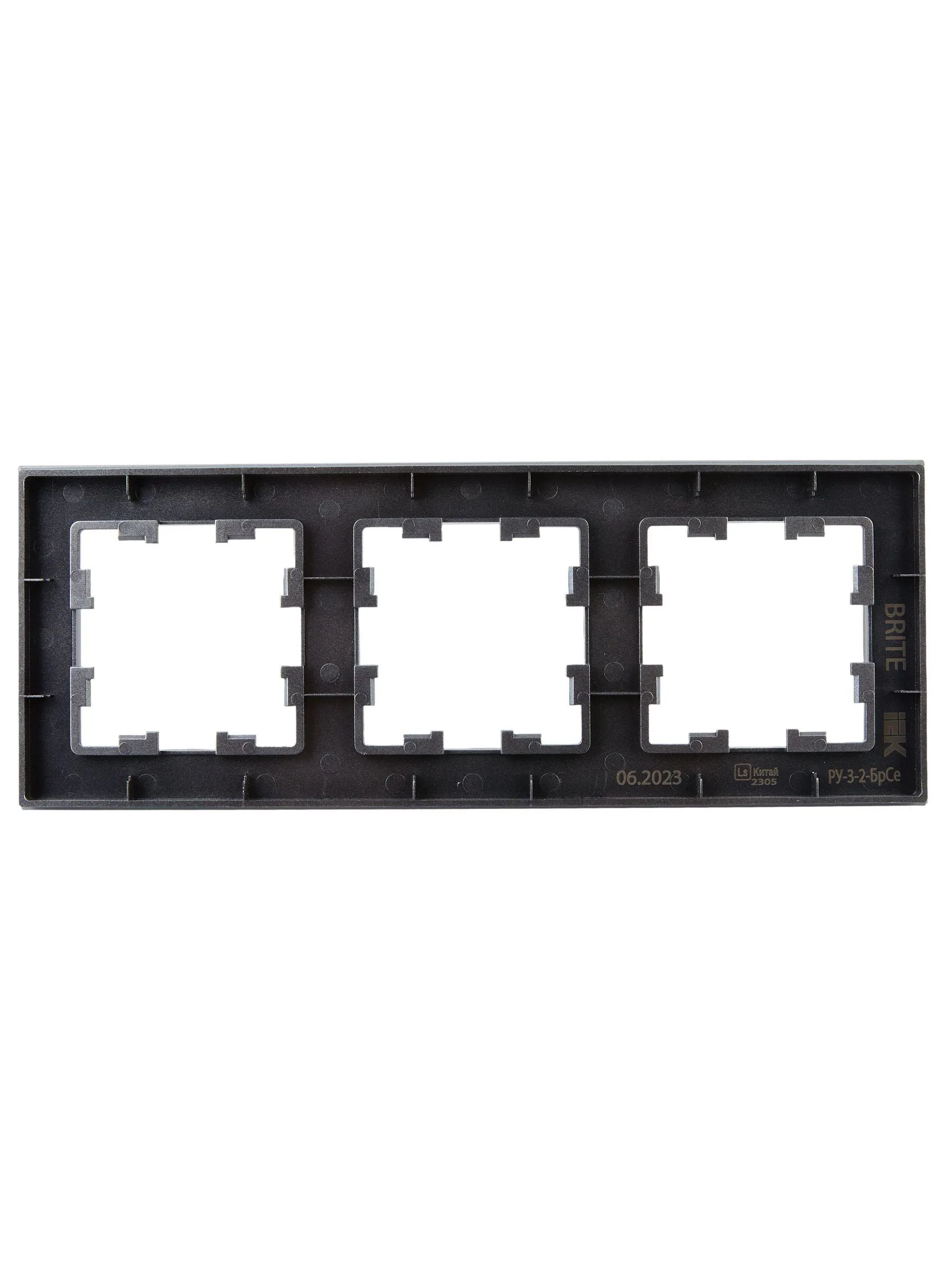 BRITE Рамка 3 -местная РУ-3-2-БрСе стекло серый IEK - Фото 6