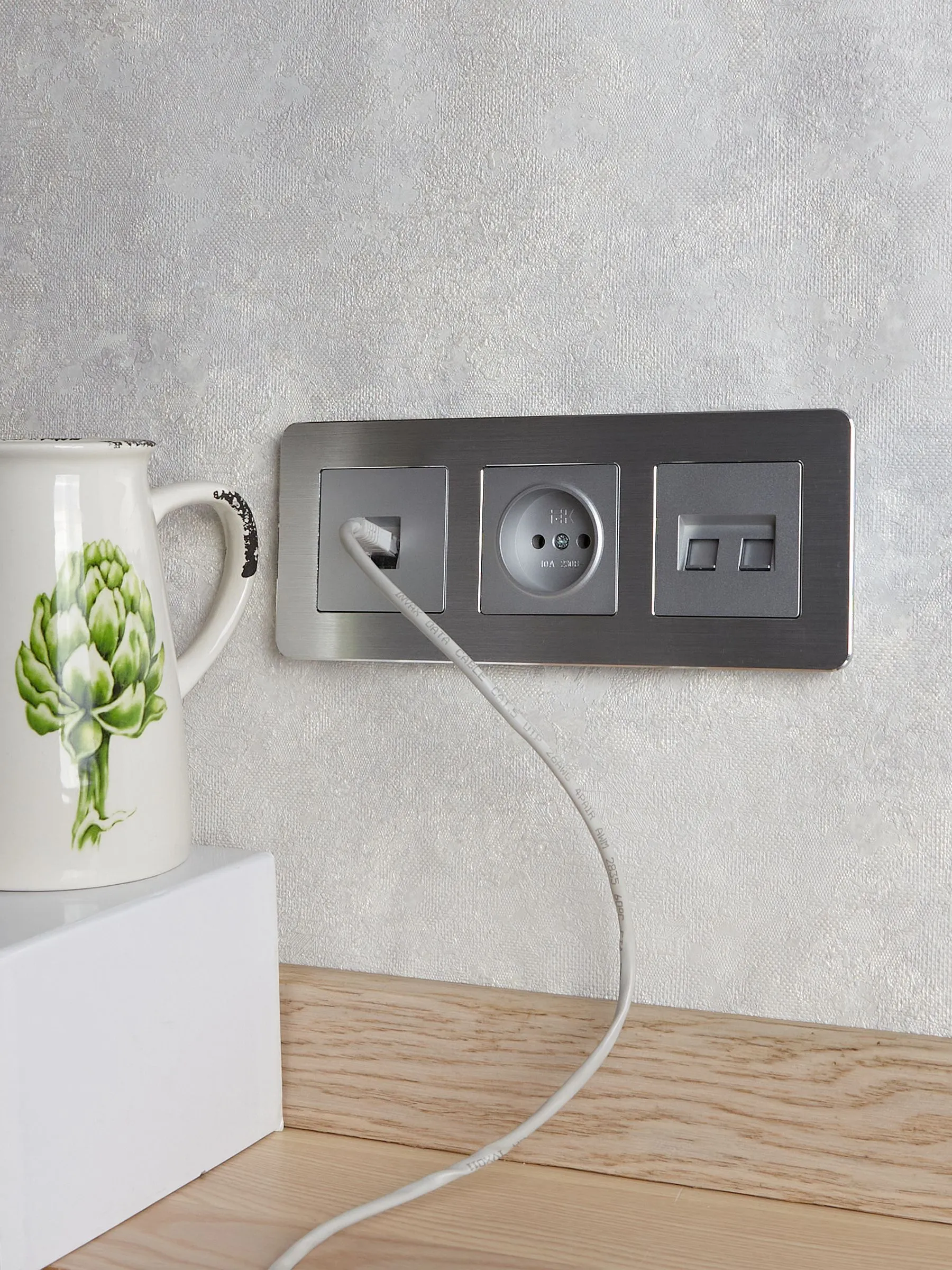 BRITE Рамка 3-местная РУ-3-1-Бр металл алюминий RE AL IEK - Фото 5