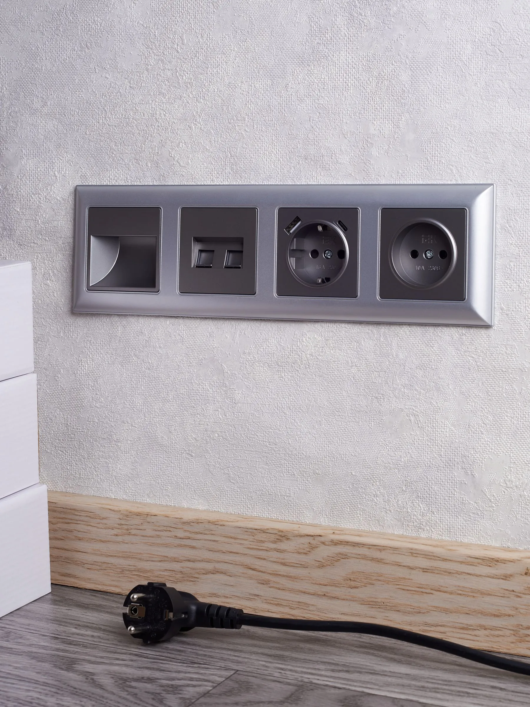 BRITE Рамка 4-местная РУ-4-Бр алюминий/алюминий IEK - Фото 5