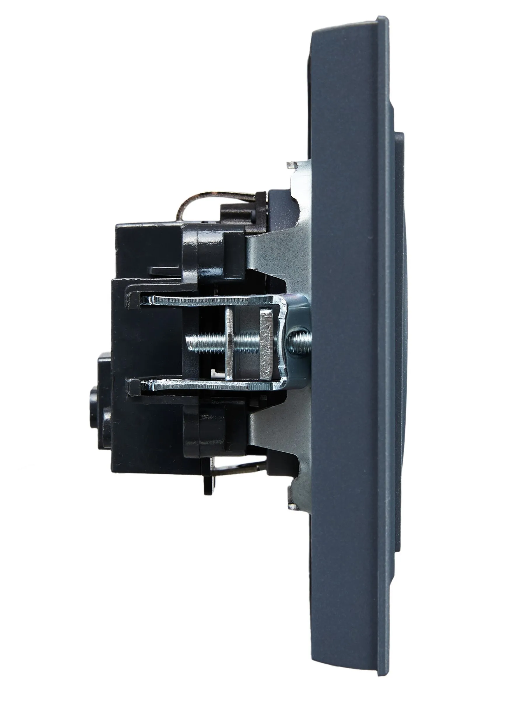 BRITE Розетка 1-местная с заземлением с защитными шторками 16А в сборе РСР14-1-0-БрМ маренго IEK - Фото 4