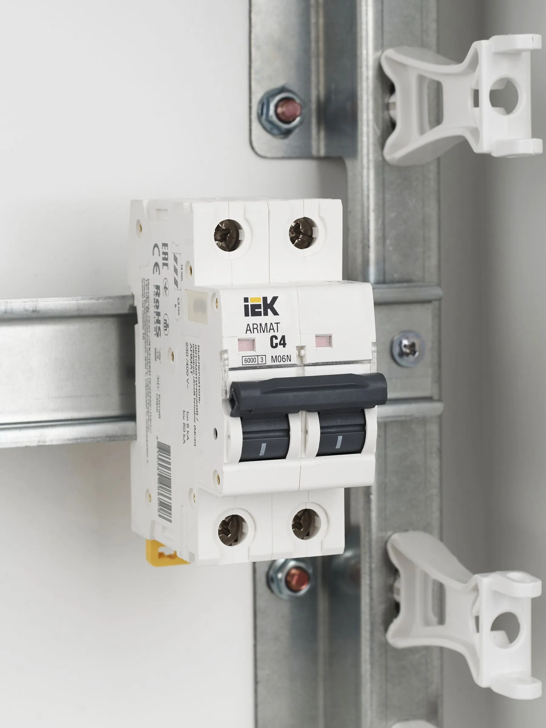 ARMAT Автоматический выключатель M06N 2P C 4А IEK - Фото 10