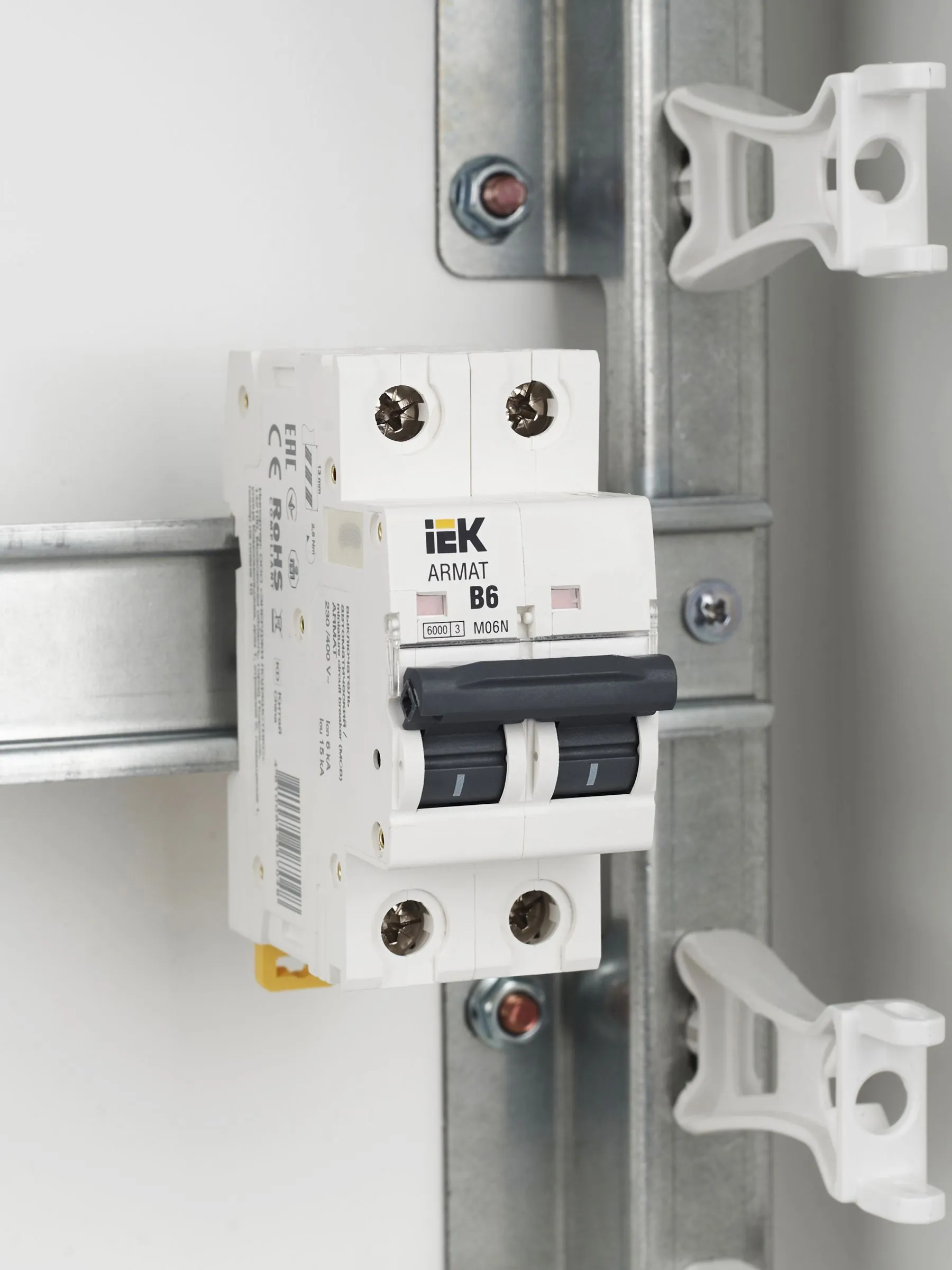 ARMAT Автоматический выключатель M06N 2P B 6А IEK - Фото 6