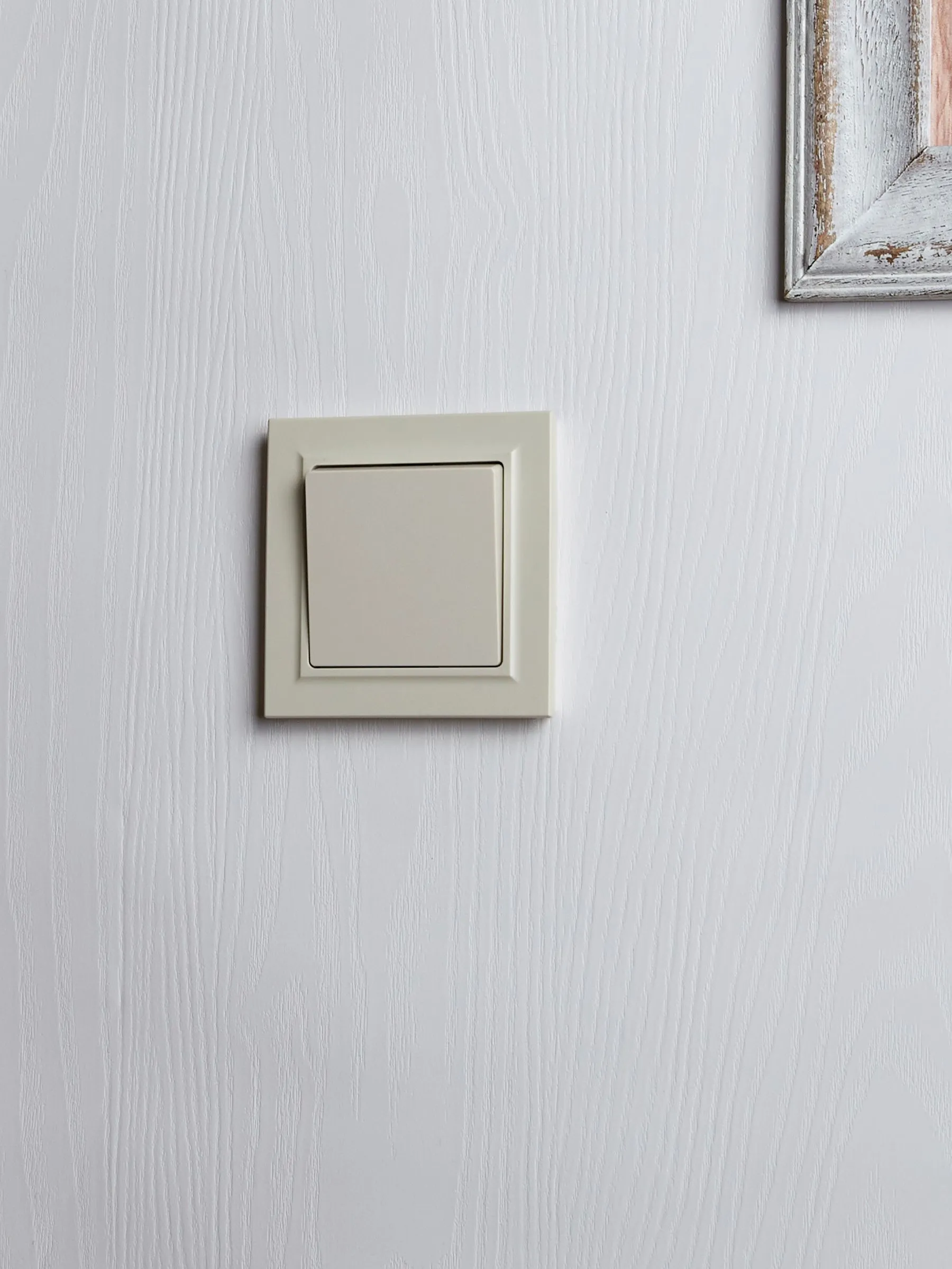 BRITE Выключатель 1-клавишный перекрестный 10А ВС10-1-3-БрКр бежевый IEK - Фото 2