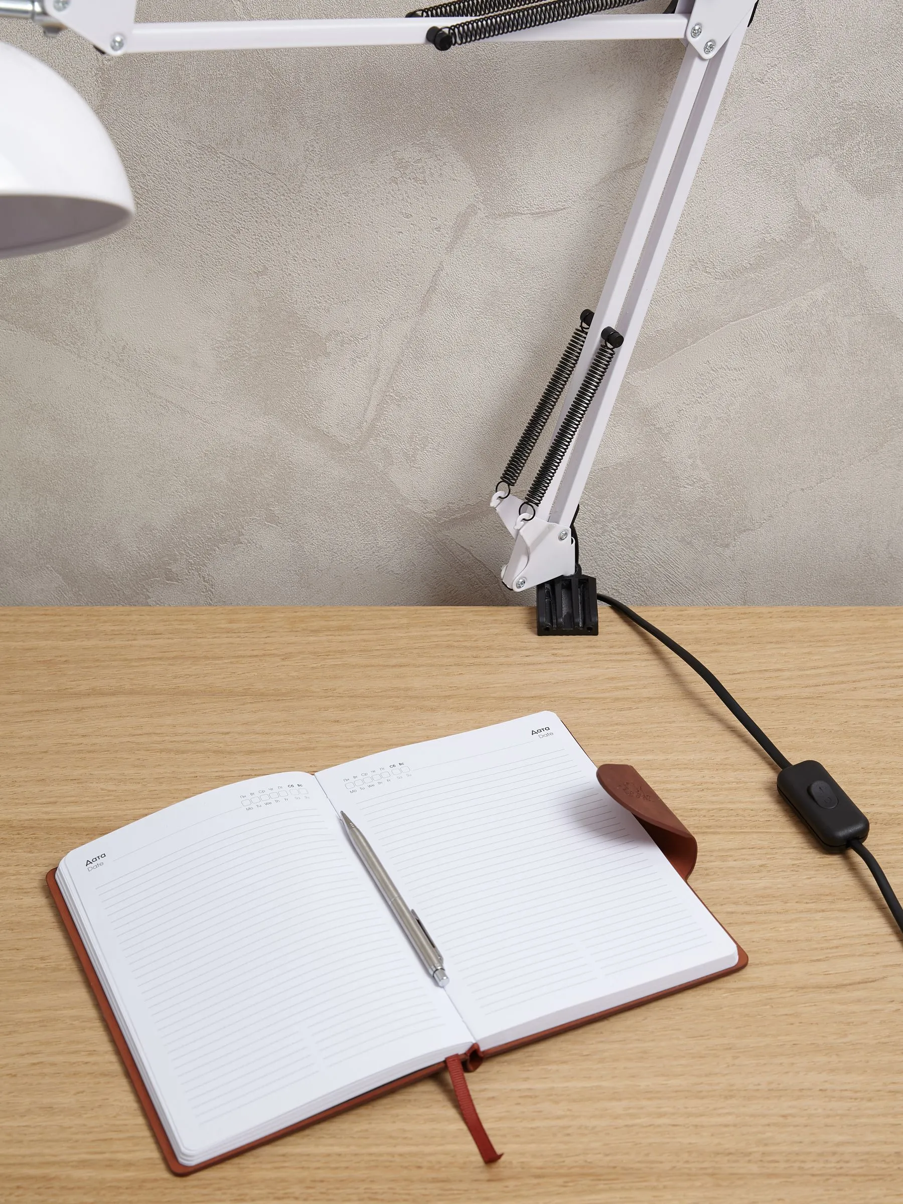 Шнур УШ-1КВ опрессованный с вилкой со встроенным выключателем 2х0,75/2м черный IEK - Фото 3