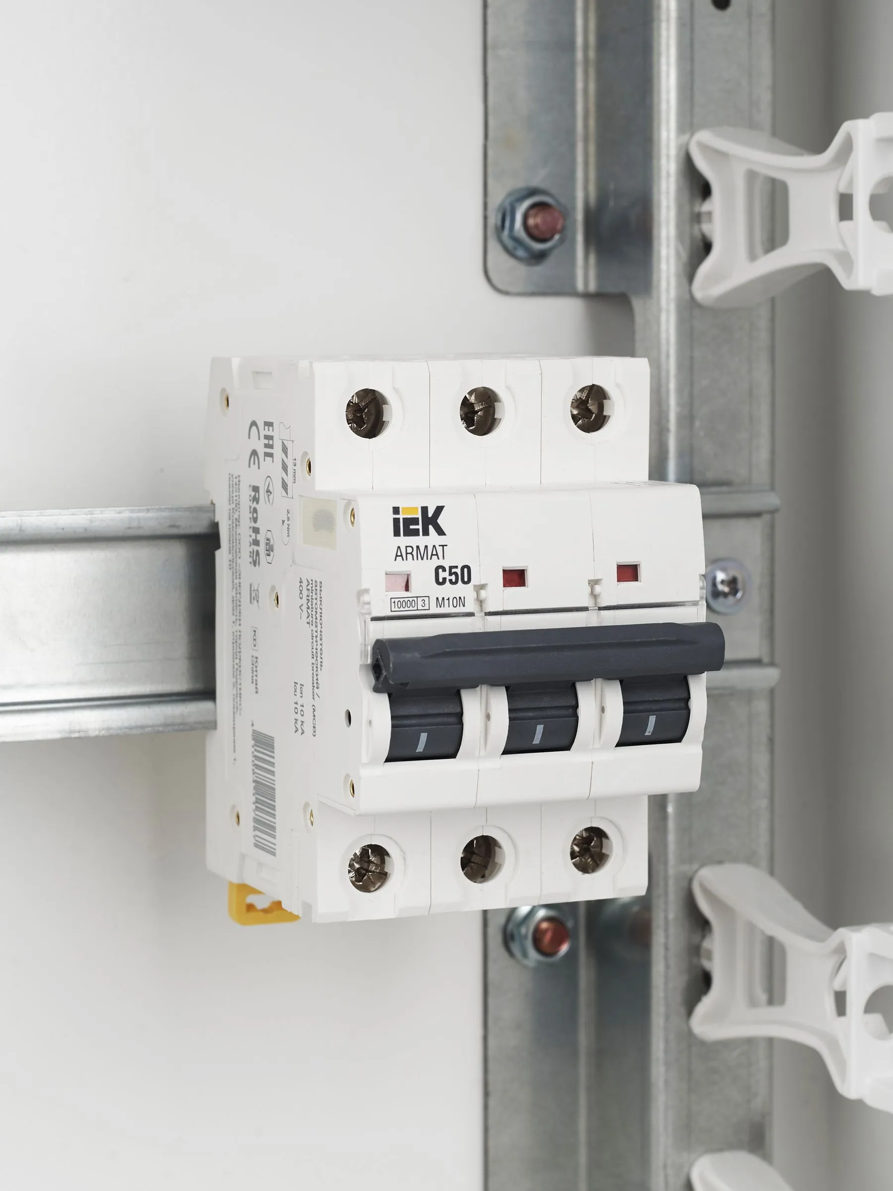 ARMAT Автоматический выключатель M10N 3P C 50А IEK - Фото 6