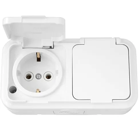 Розетка штепсельная двухместная с заземляющим контактом брызгозащищенная открытой установки РА16-303