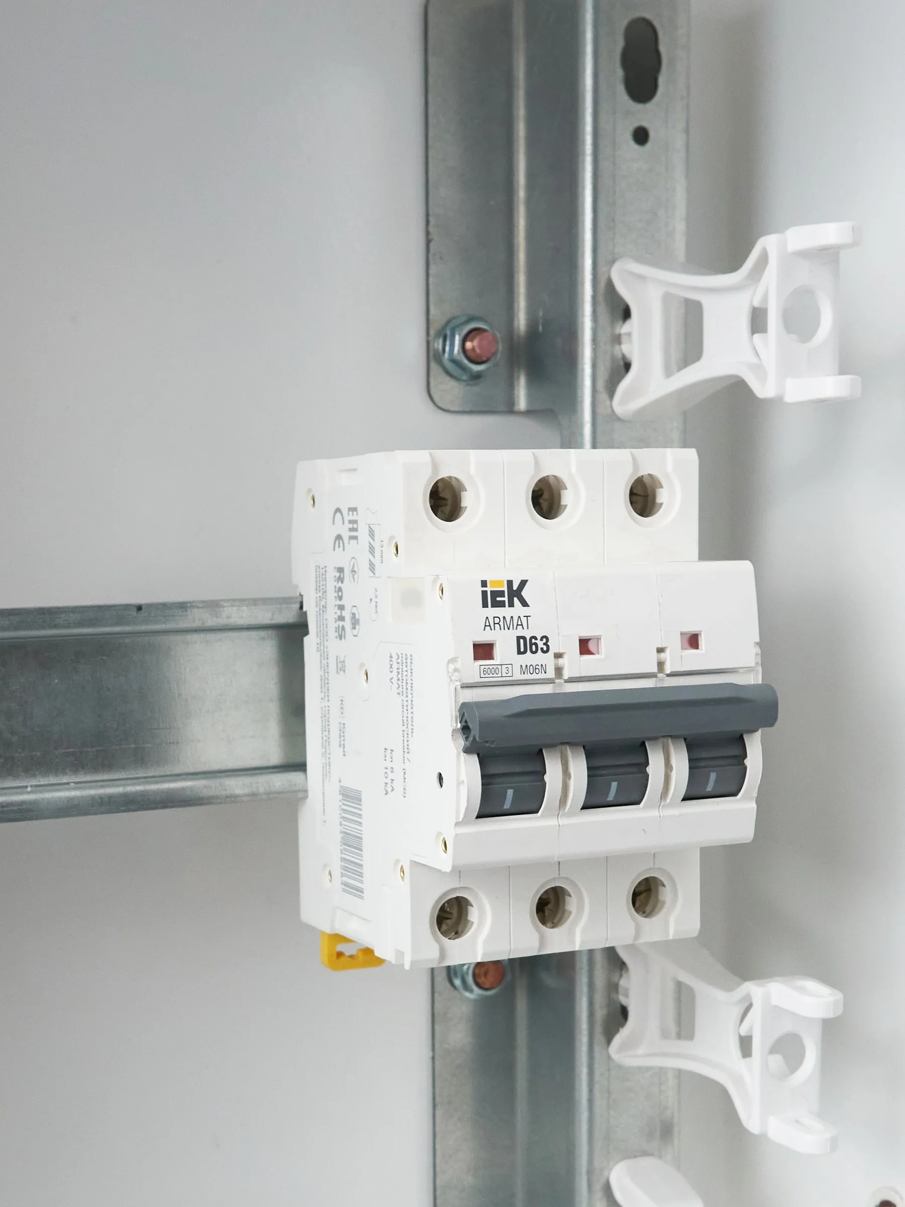 ARMAT Автоматический выключатель M06N 3P D 63А IEK - Фото 6