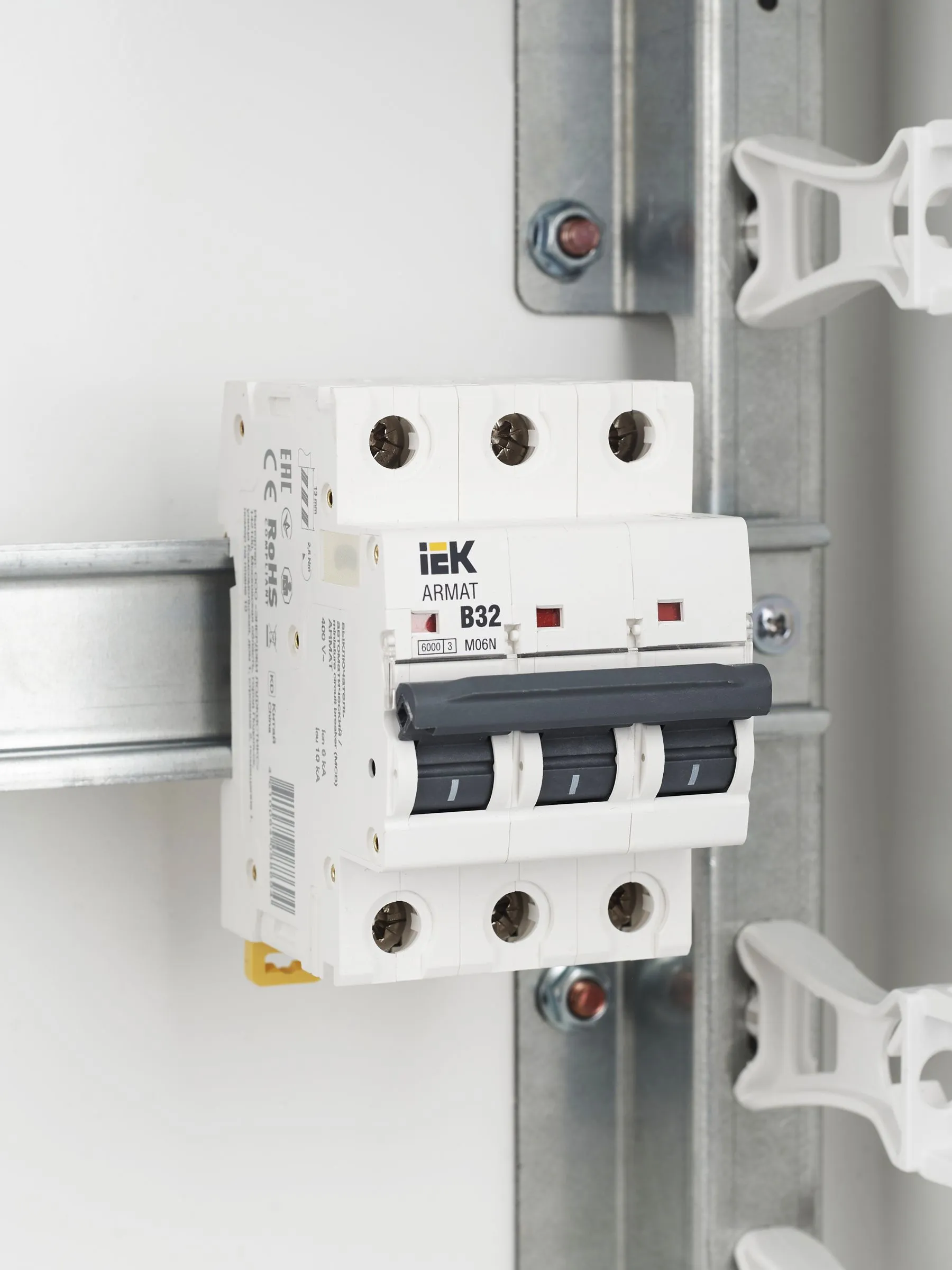 ARMAT Автоматический выключатель M06N 3P B 32А IEK - Фото 10