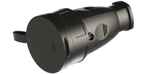 Розетка переносная разборная каучук РА16-005 с крышкой (черный) с заземлением