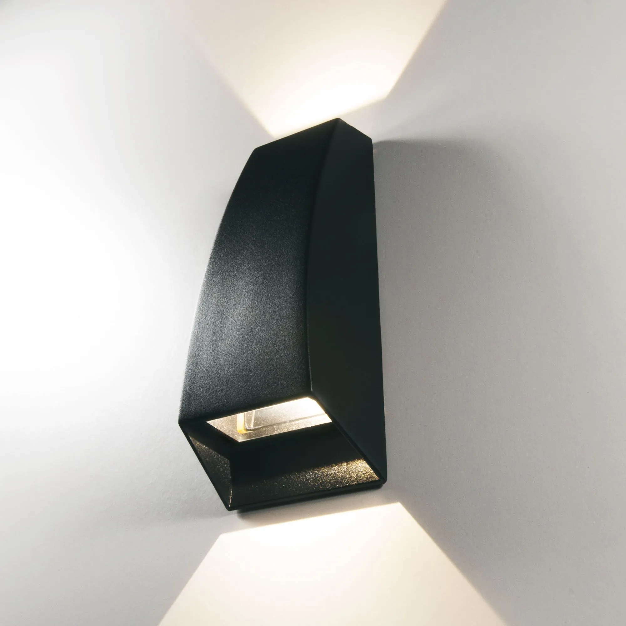 Светильник светодиодный уличный настенный 1016 TECHNO черный Elektrostandard