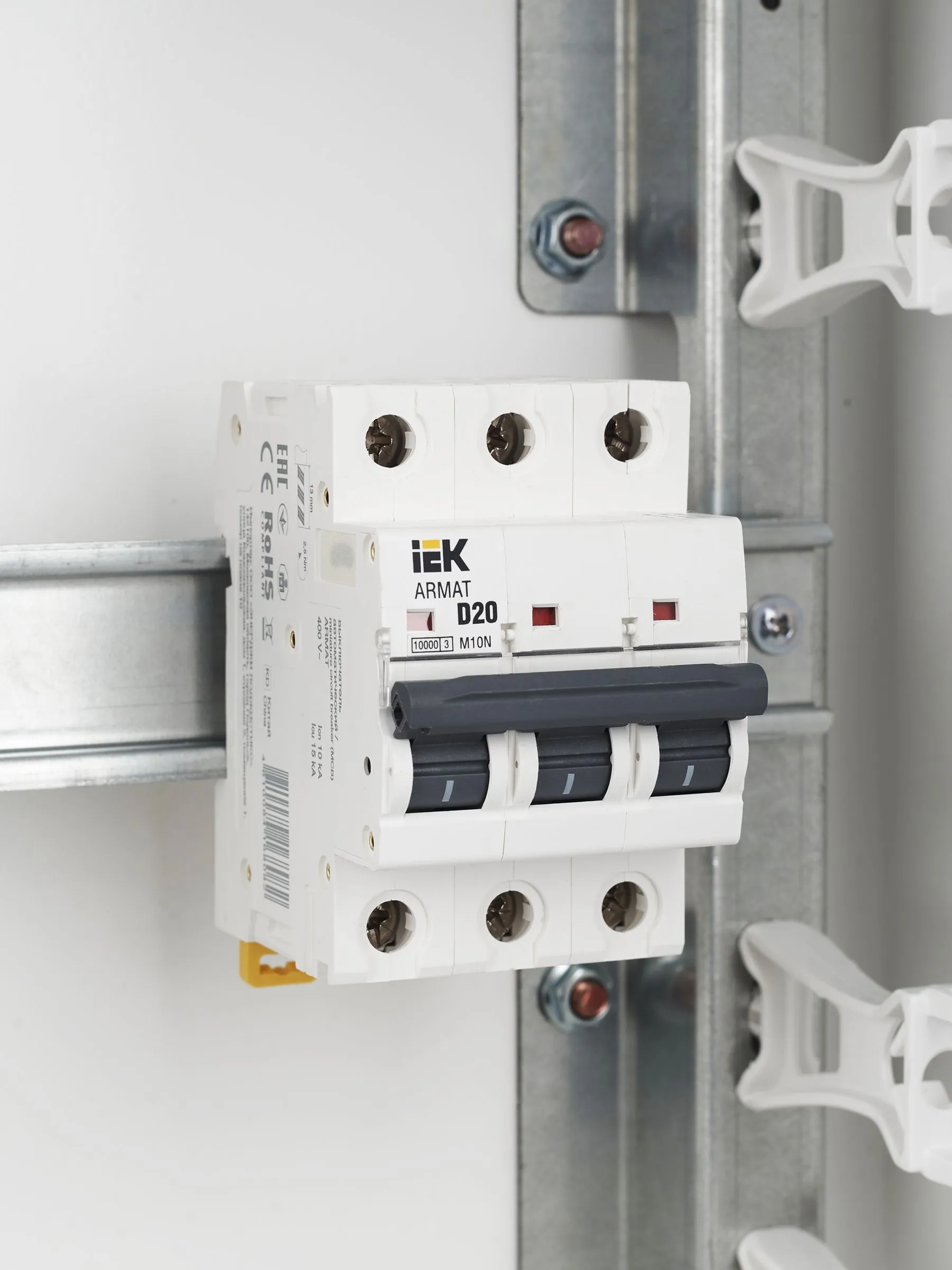 ARMAT Автоматический выключатель M10N 3P D 20А IEK - Фото 2