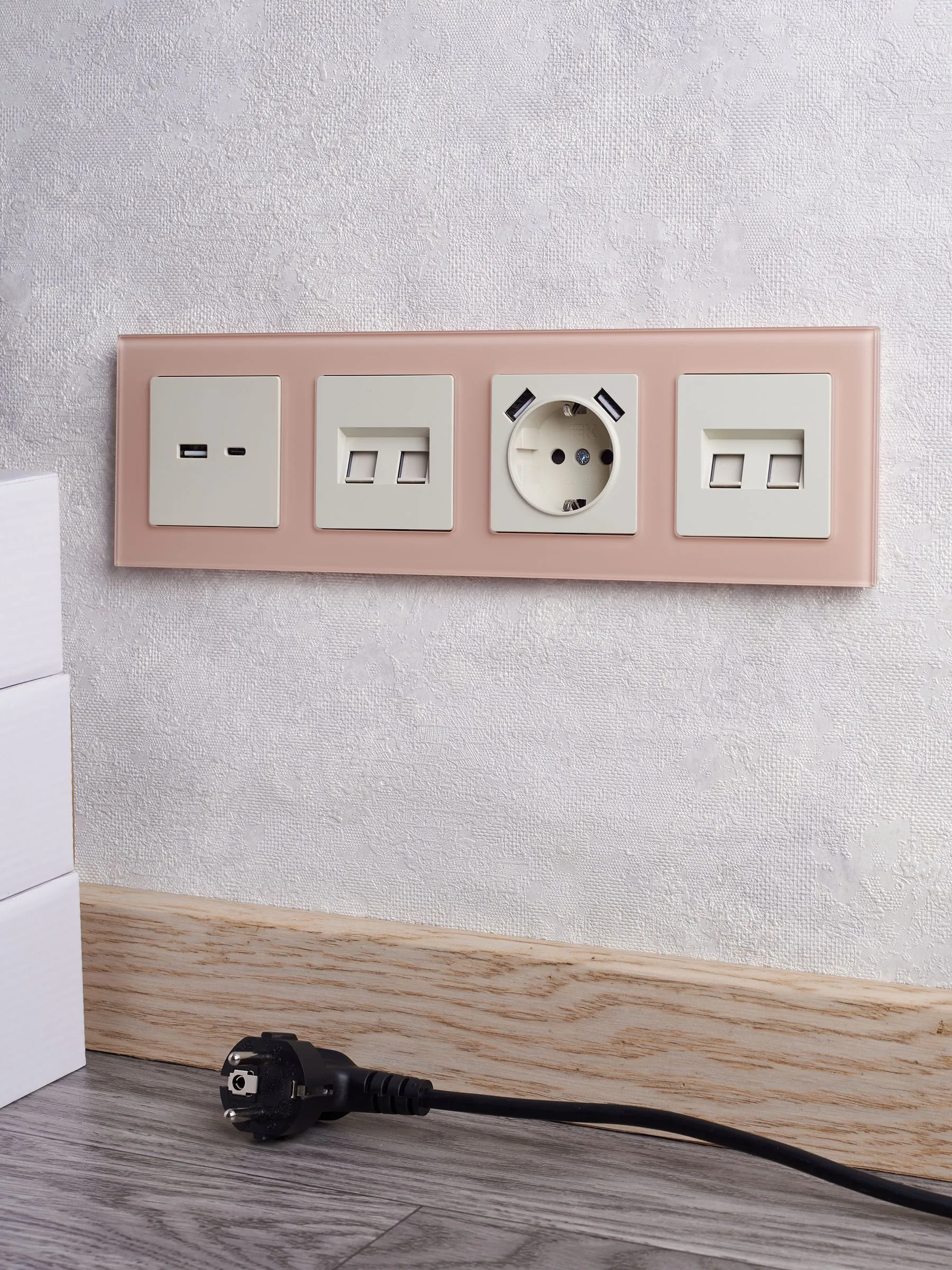 BRITE Рамка 4-местная РУ-4-2-БрП стекло персиковый матовый IEK - Фото 7