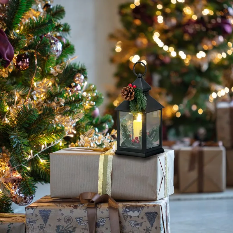 Декоративный фонарь со свечкой и шишкой, черный корпус, размер 10,7x10,7x23,5 см, цвет теплый белый - Фото 2