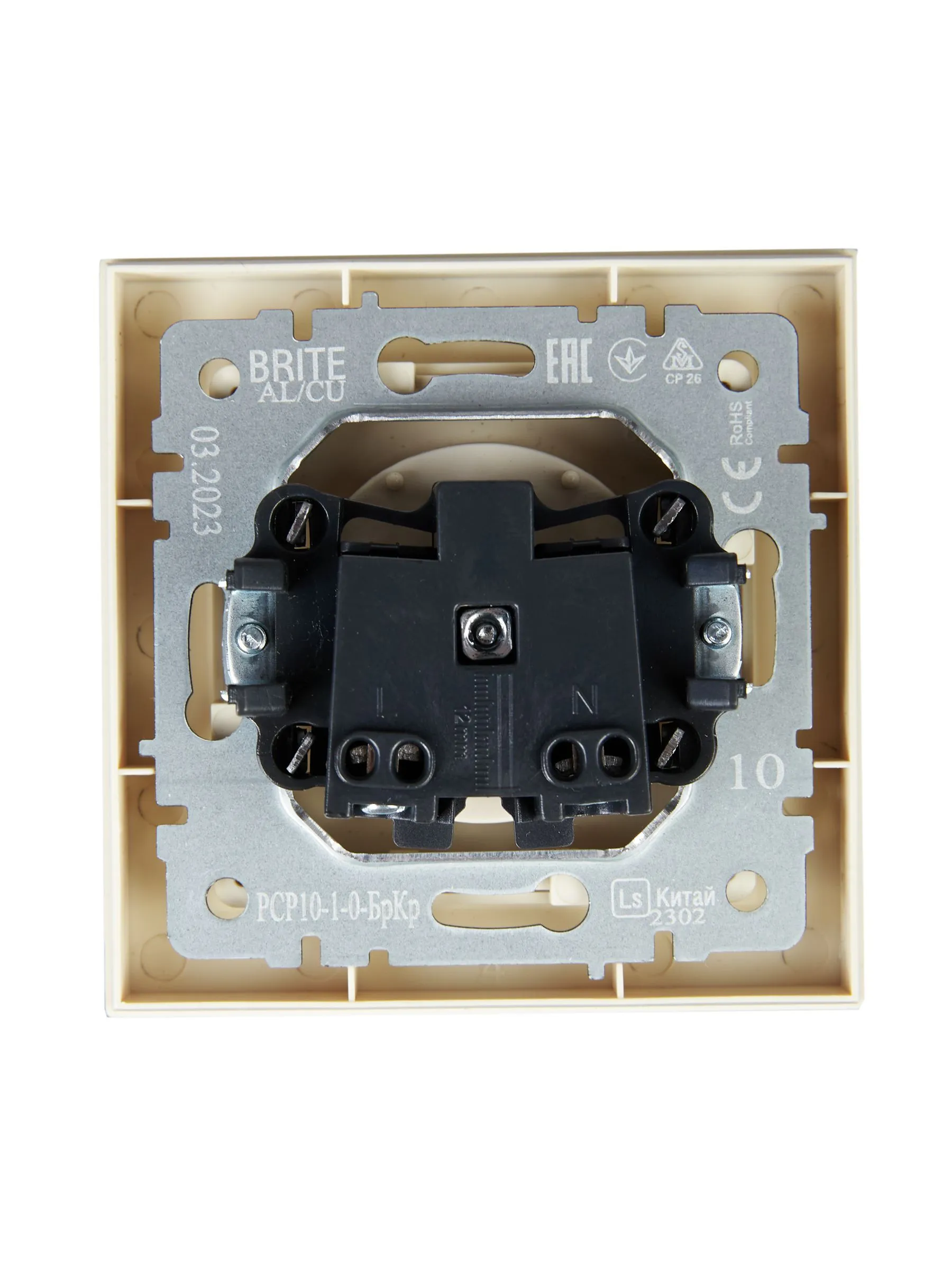 BRITE Розетка 1-местная без заземления без защитных шторок 10А в сборе РСР10-1-0-БрКр бежевый IEK - Фото 3
