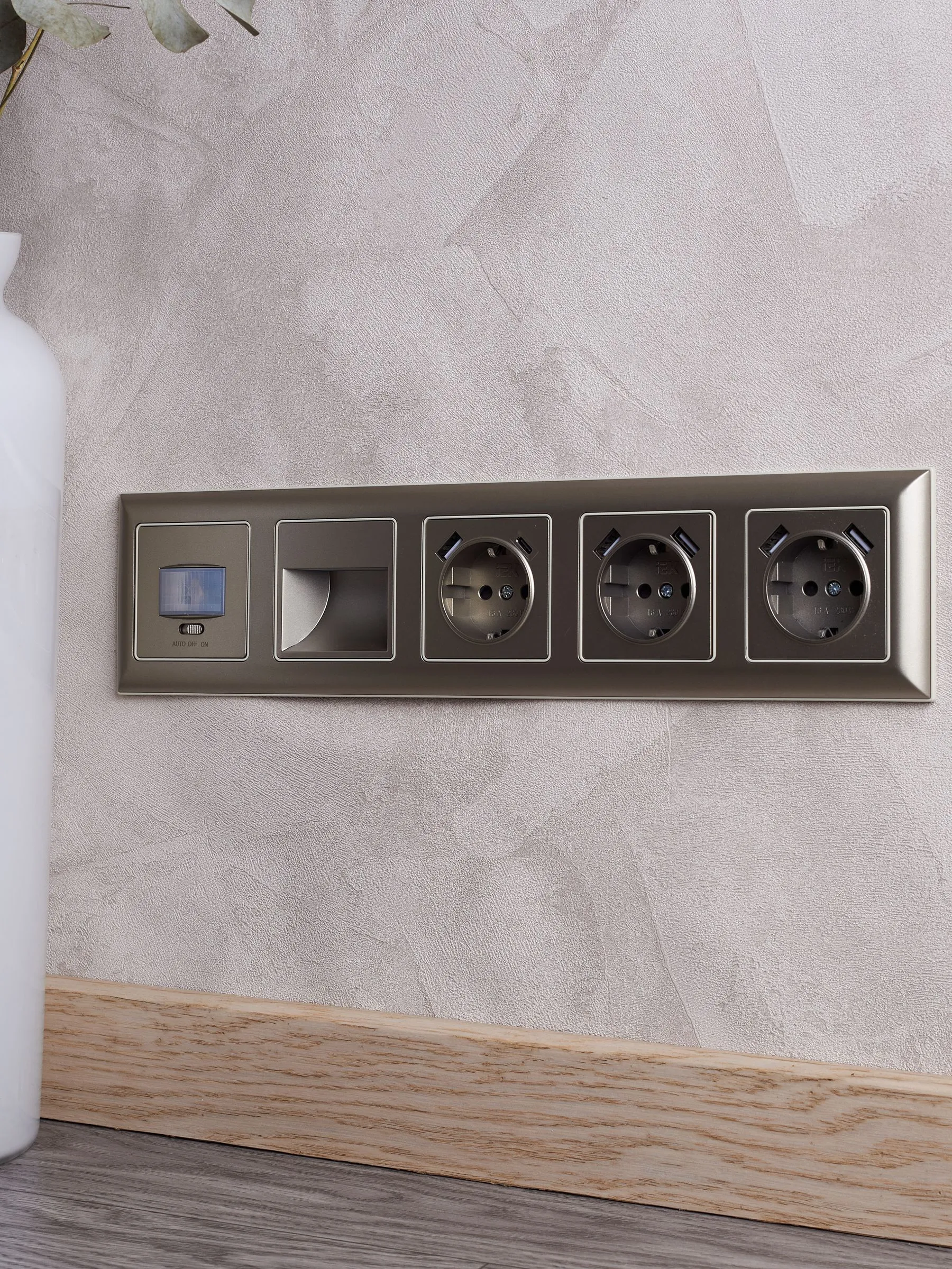 BRITE Рамка 5-местная РУ-5-Бр бежевый/шампань IEK - Фото 3