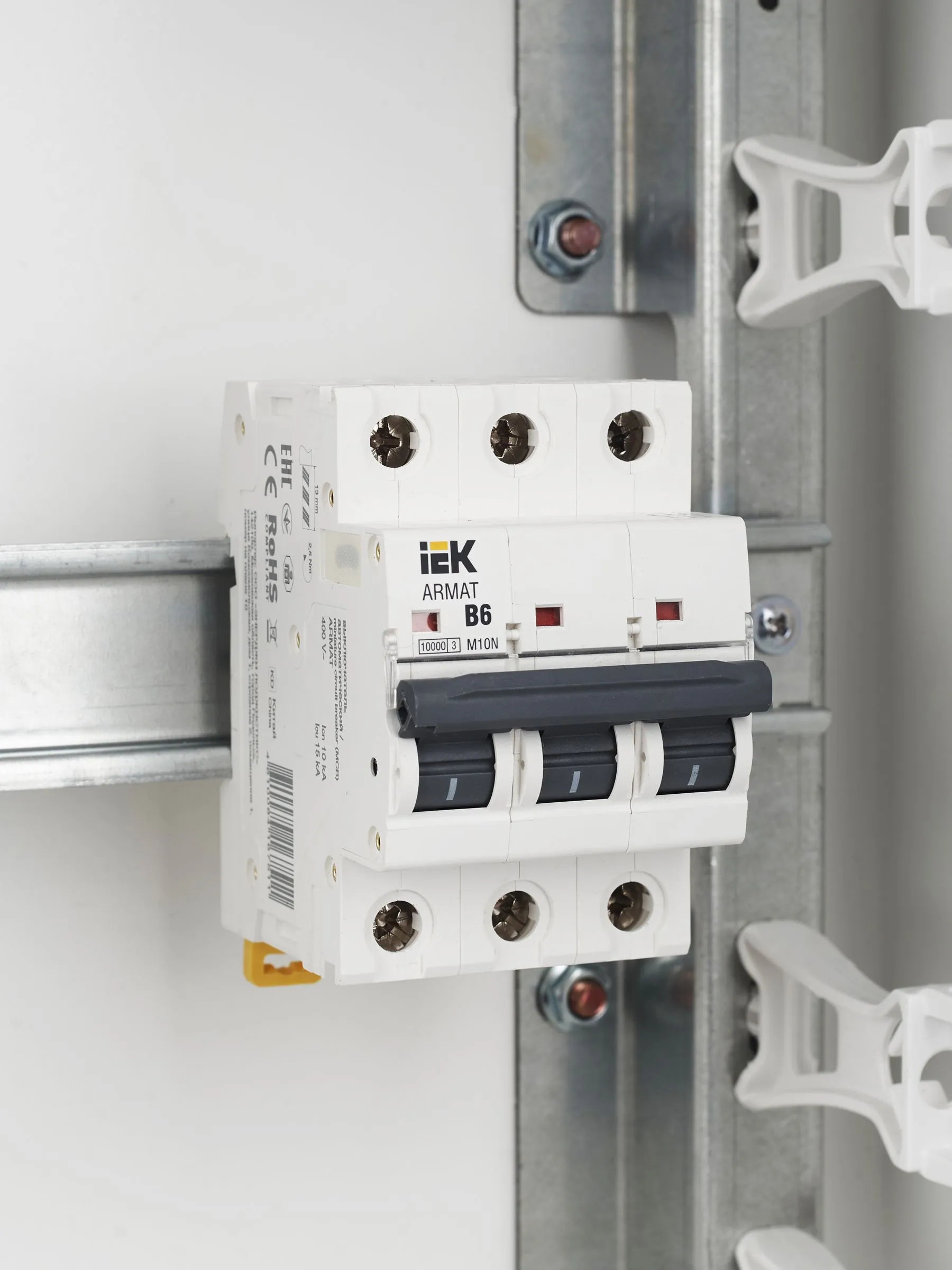 ARMAT Автоматический выключатель M10N 3P B 6А IEK - Фото 5