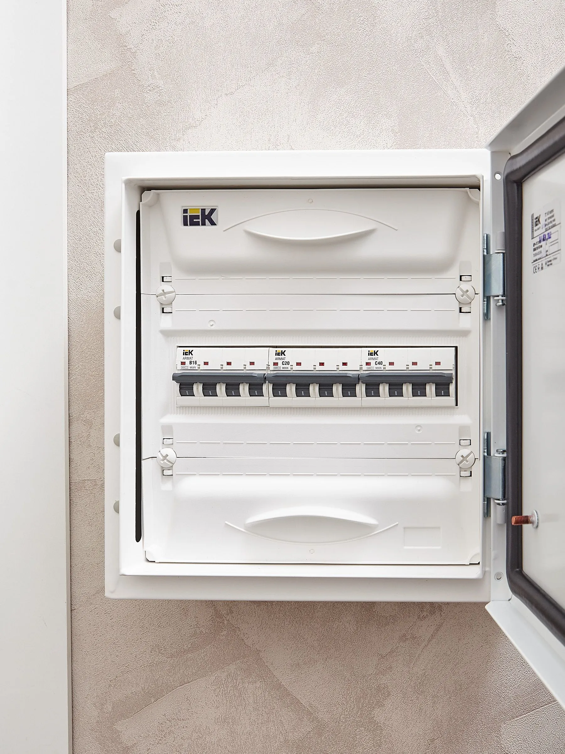 ARMAT Автоматический выключатель M06N 4P C 20А IEK - Фото 9