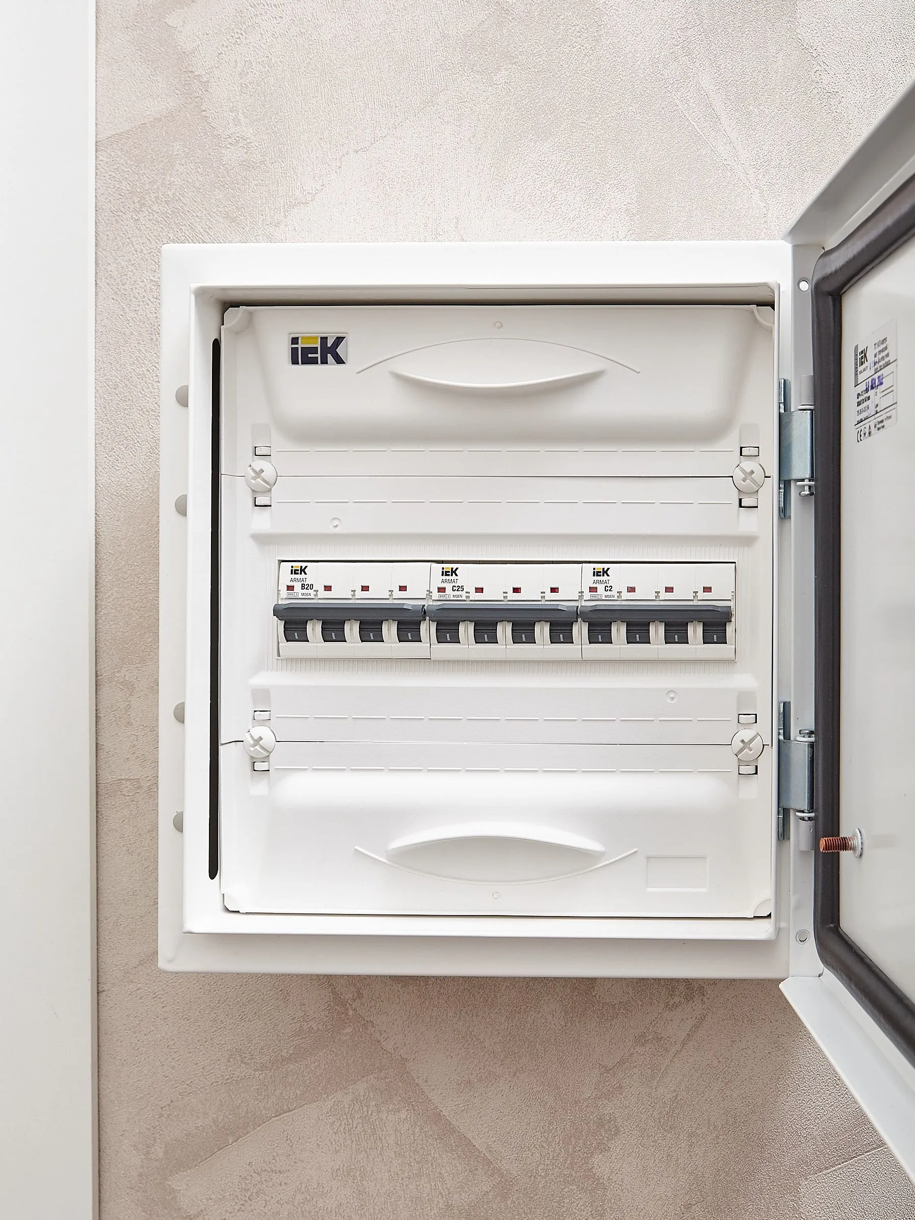 ARMAT Автоматический выключатель M06N 4P C 25А IEK - Фото 8