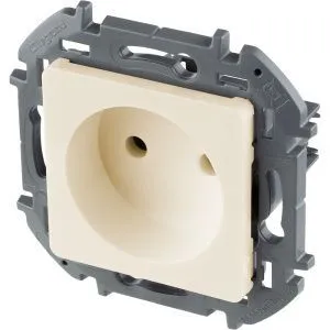 INSPIRIA Розетка 1-местная без заземления без защитных шторок 16А слоновая кость 673711