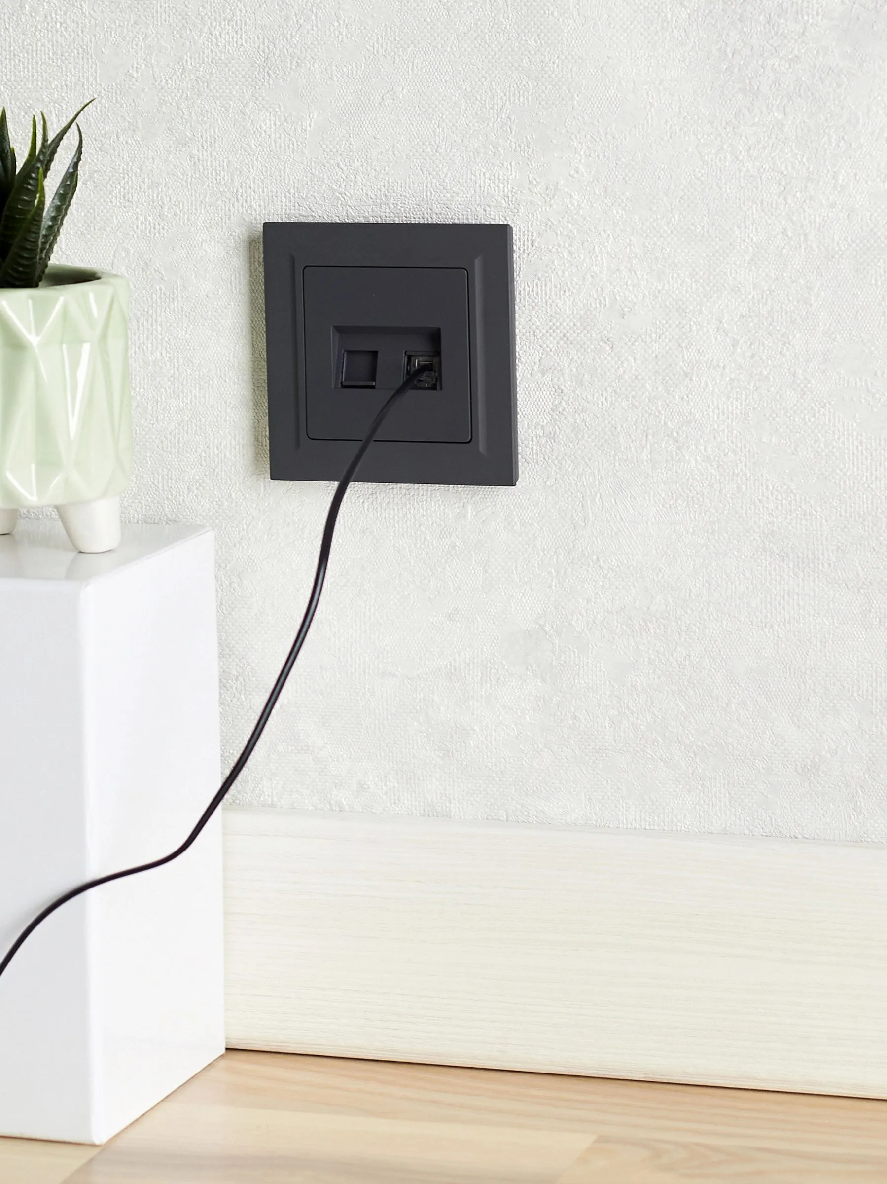 BRITE Розетка компьютерная двойная RJ45 кат.5E РК10-2-БрГ графит IEK - Фото 3